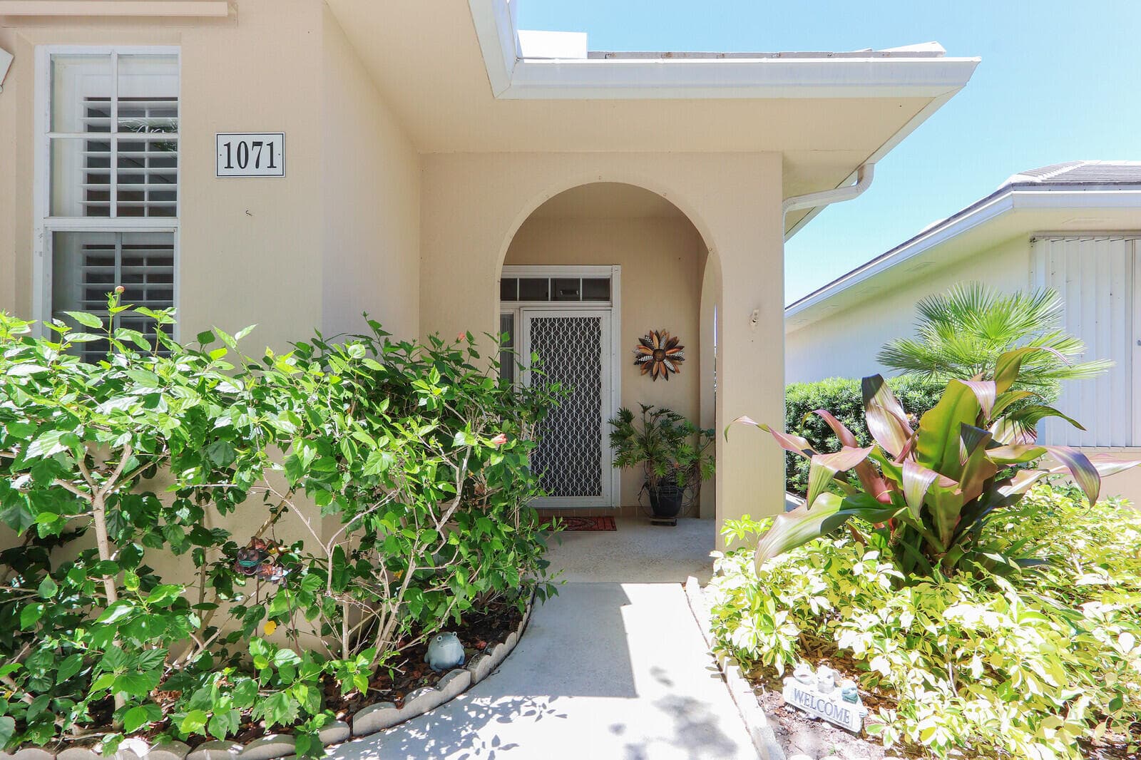 1071 Bedford Avenue, Palm Beach Gardens, FL 33403 — photo 3 of 39