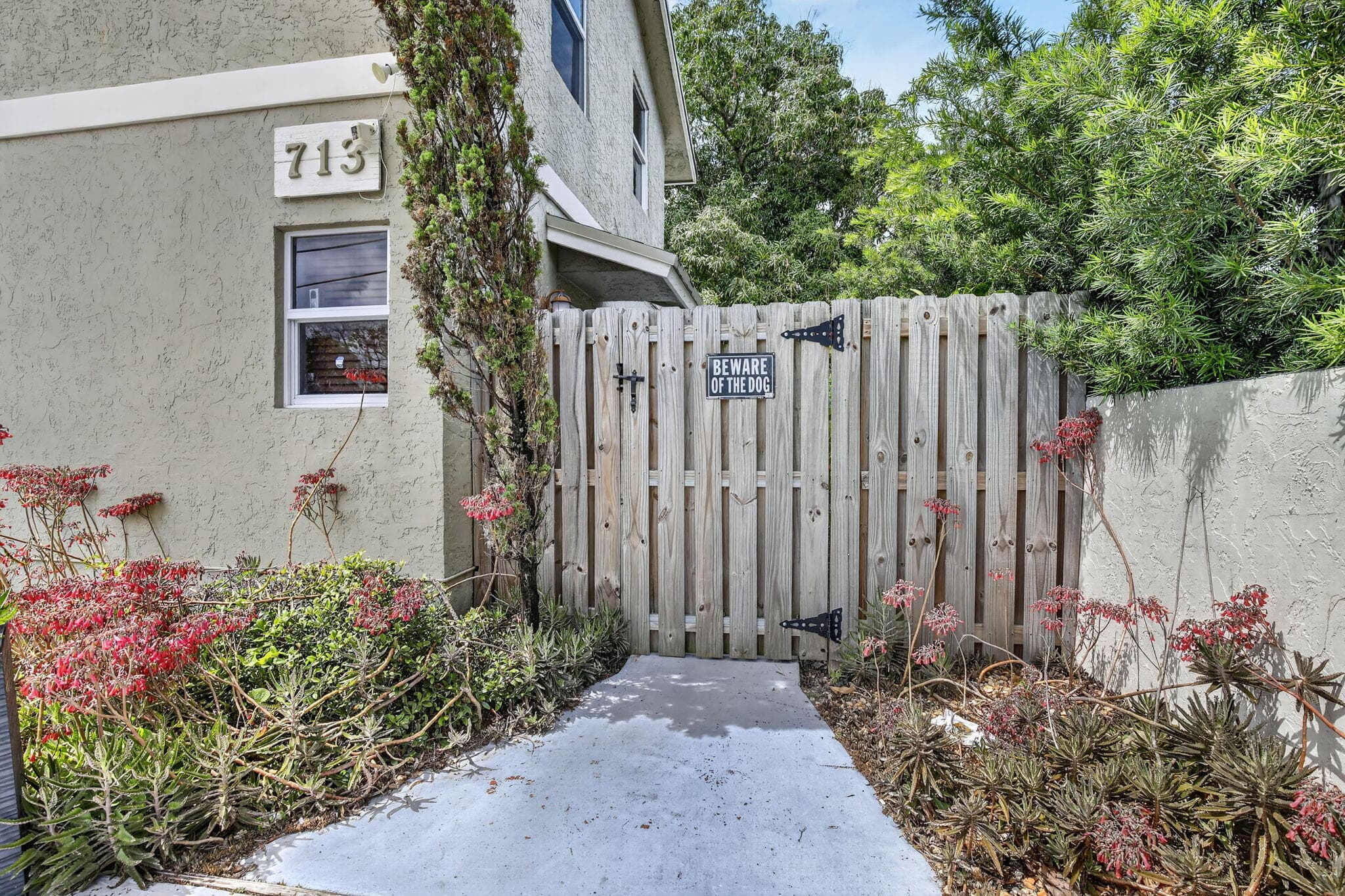 711 NE 14 Street Studio, Fort Lauderdale, FL 33304 — photo 3 of 21