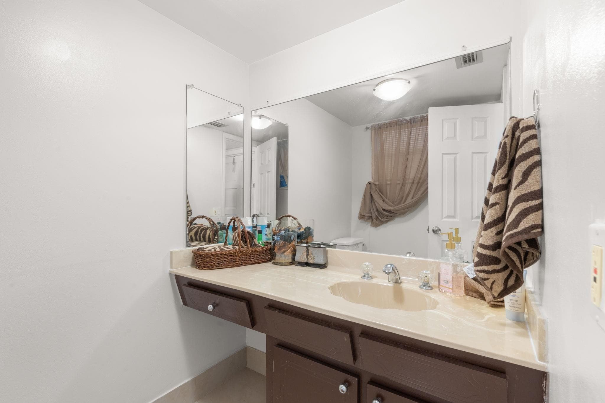 4191 NW 41st Street 214, Lauderdale Lakes, FL 33319 — photo 16 of 34