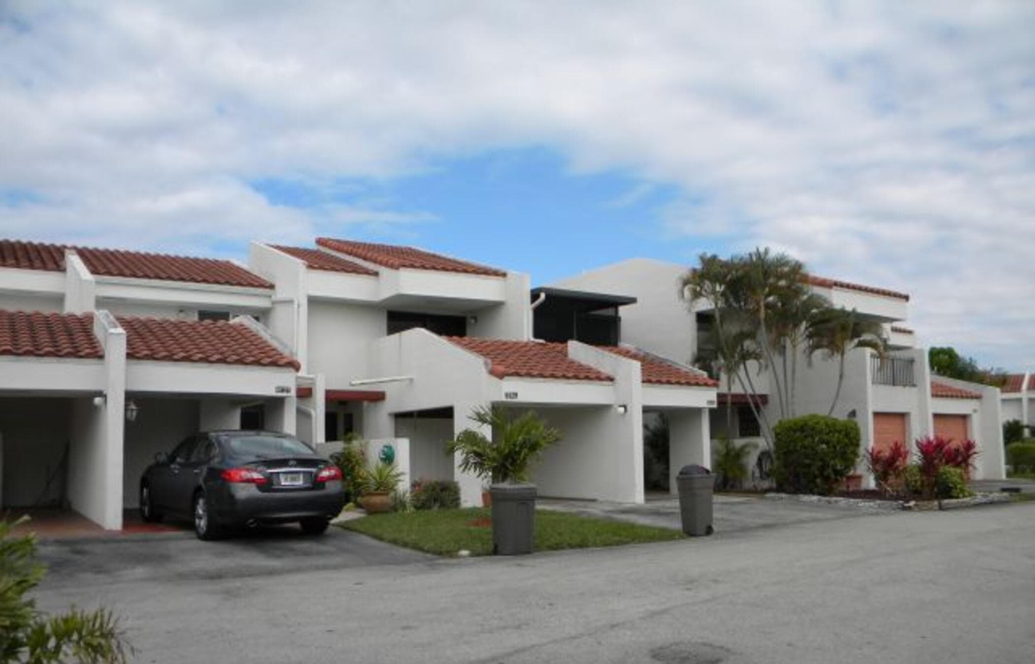 6563 Racquet Club Drive 124, Lauderhill, FL 33319 — photo 1 of 36