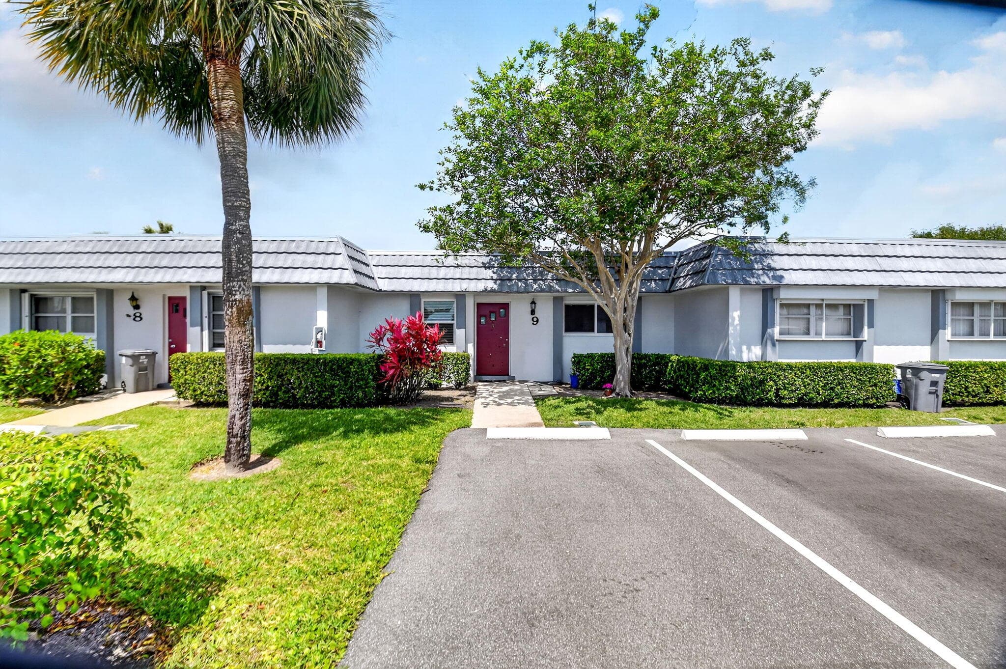 2886 E Fernley Dr Drive E 9, West Palm Beach, FL 33415 — photo 1 of 42