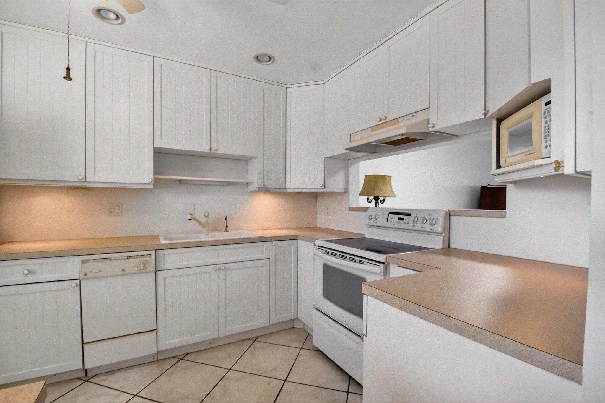 2886 E Fernley Dr Drive E 9, West Palm Beach, FL 33415 — photo 10 of 42