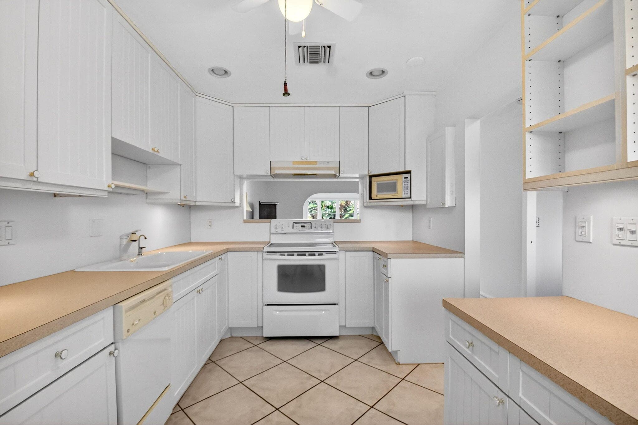 2886 E Fernley Dr Drive E 9, West Palm Beach, FL 33415 — photo 12 of 42