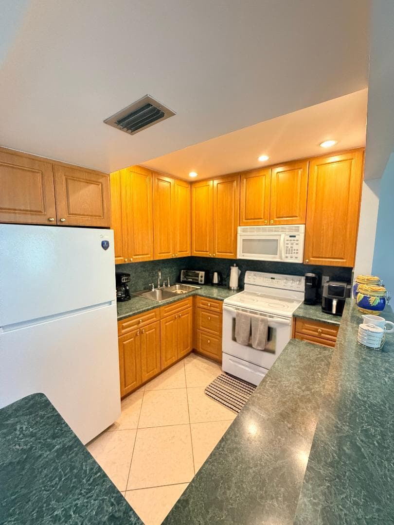 638 Snug Harbor Drive E4, Boynton Beach, FL 33435 — photo 23 of 34