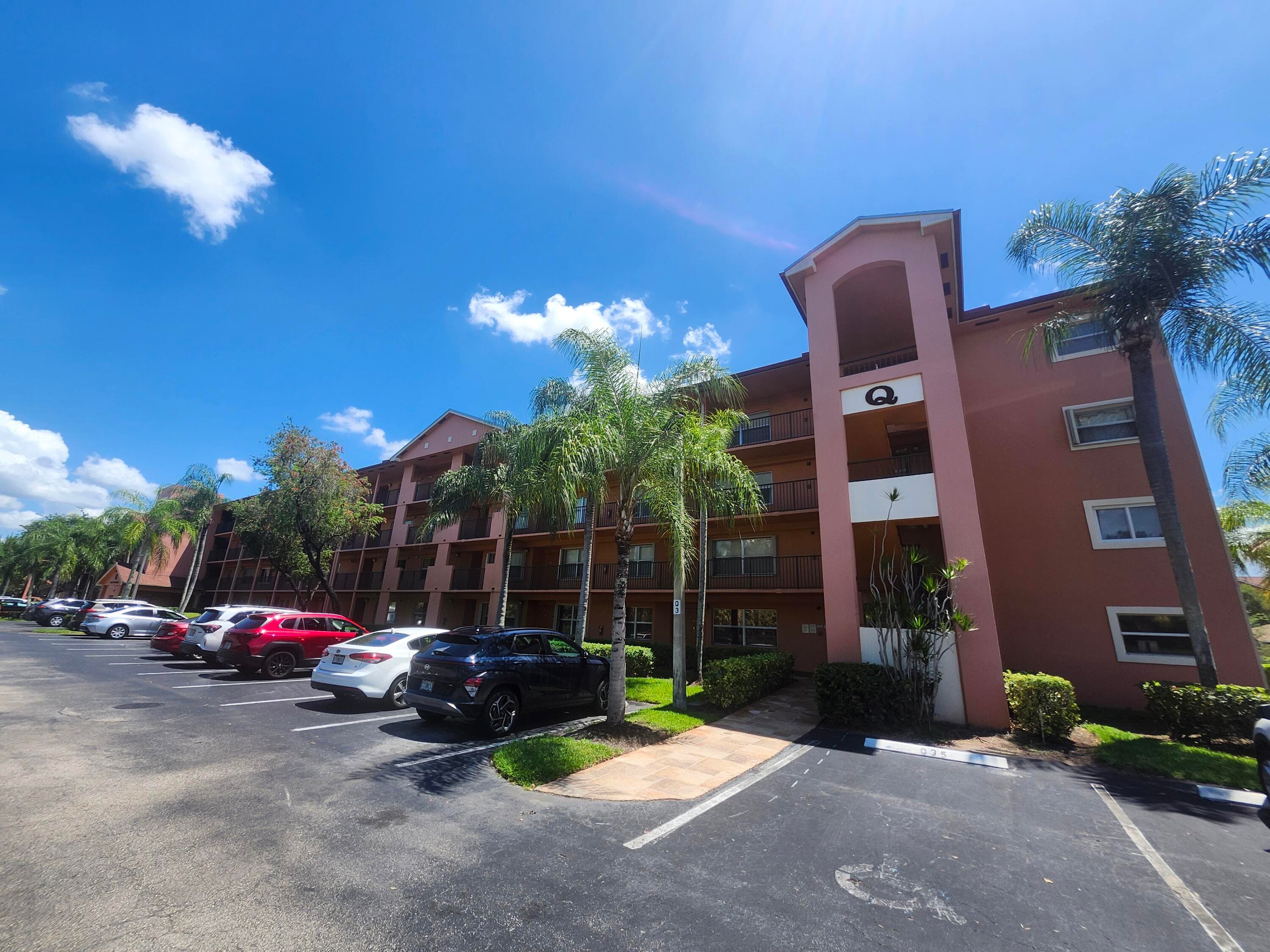 601 SW 142nd Avenue SW 413 Q, Pembroke Pines, FL 33027 — photo 1 of 28