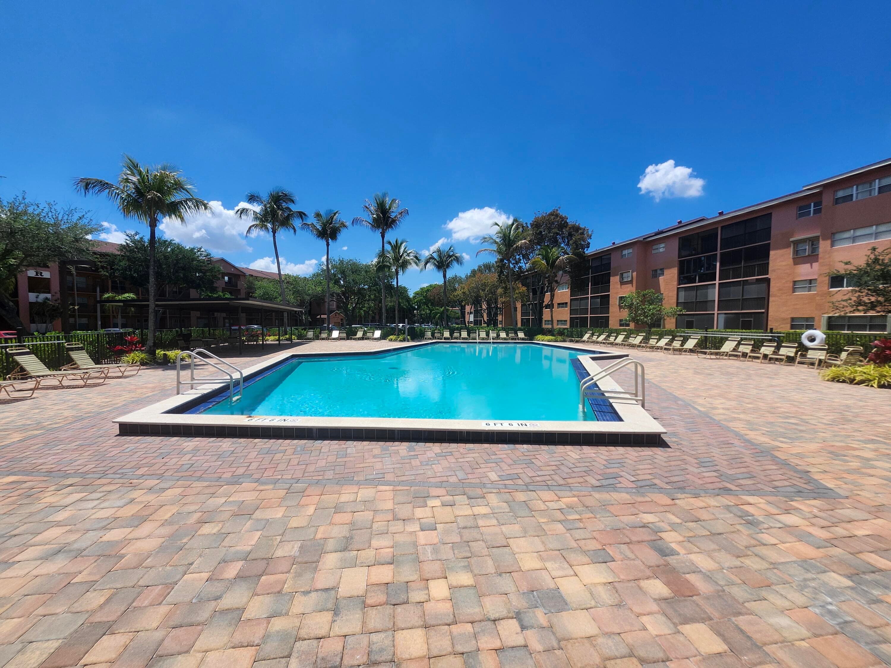 601 SW 142nd Avenue SW 413 Q, Pembroke Pines, FL 33027 — photo 4 of 28
