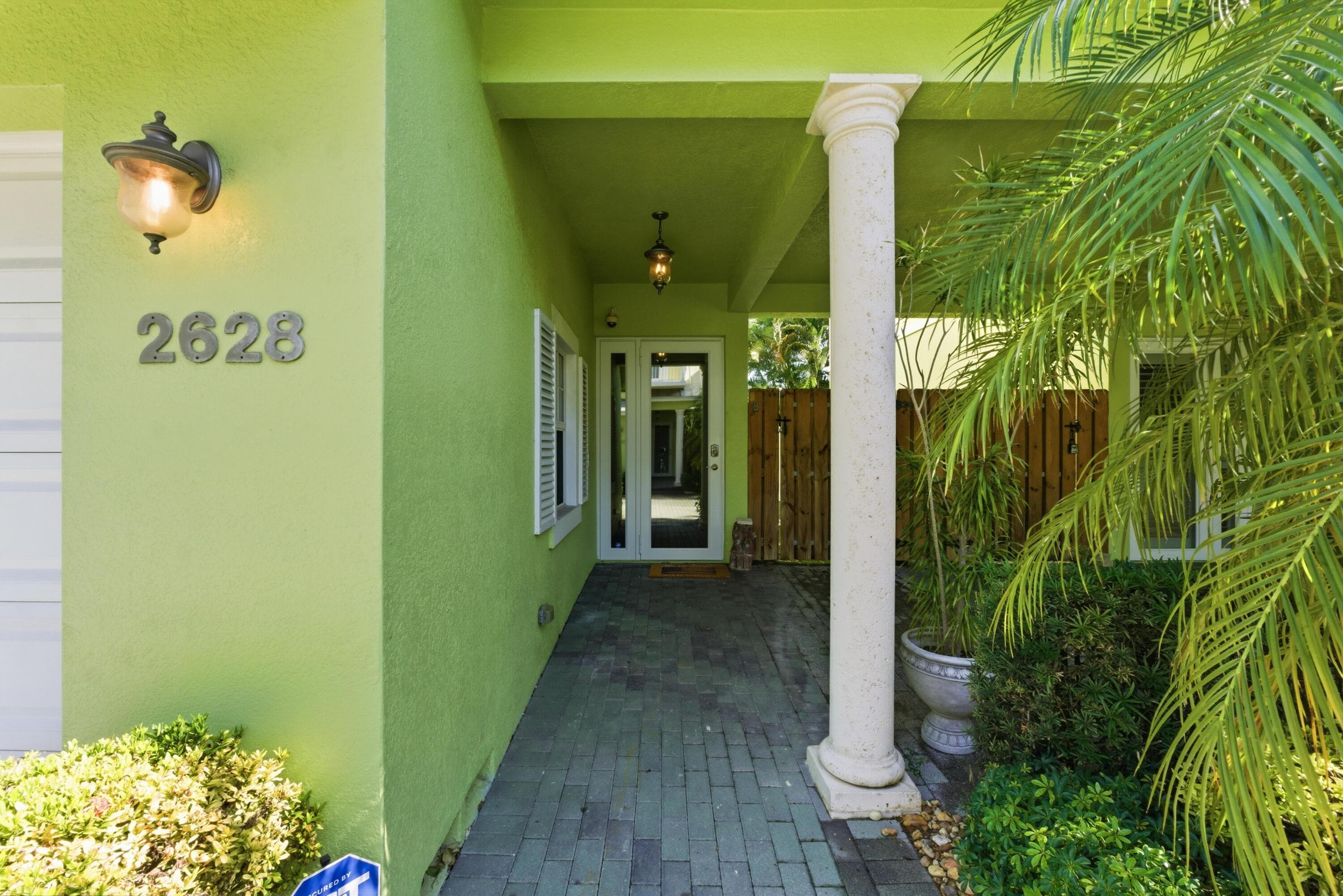 2628 NE 9th Avenue 2, Wilton Manors, FL 33334 — photo 41 of 47