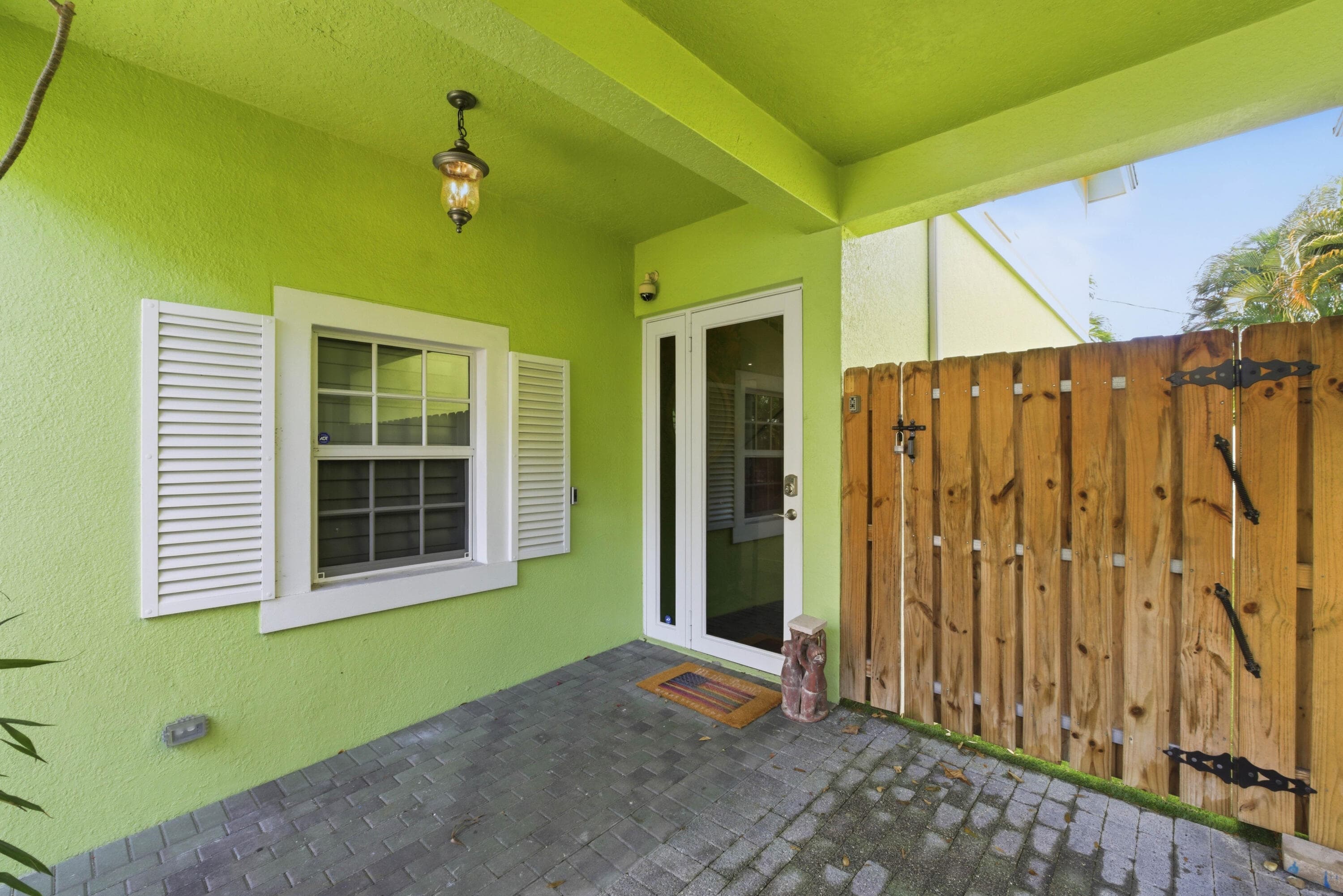 2628 NE 9th Avenue 2, Wilton Manors, FL 33334 — photo 42 of 47