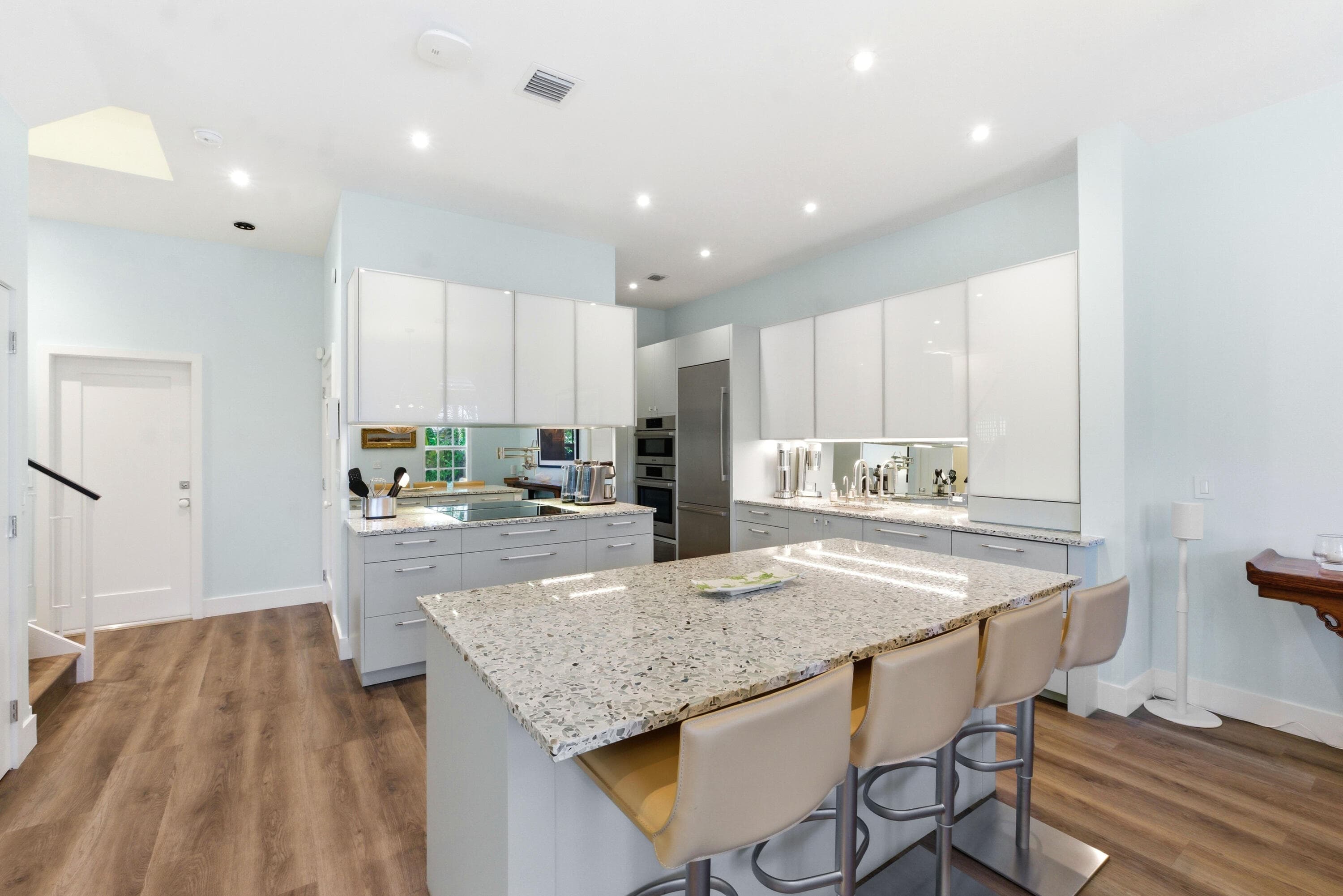 2628 NE 9th Avenue 2, Wilton Manors, FL 33334 — photo 11 of 47