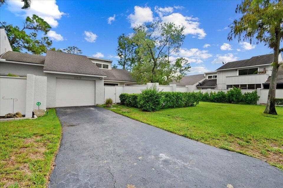 12875 Spinnaker Lane, Wellington, FL 33414 — photo 15 of 26