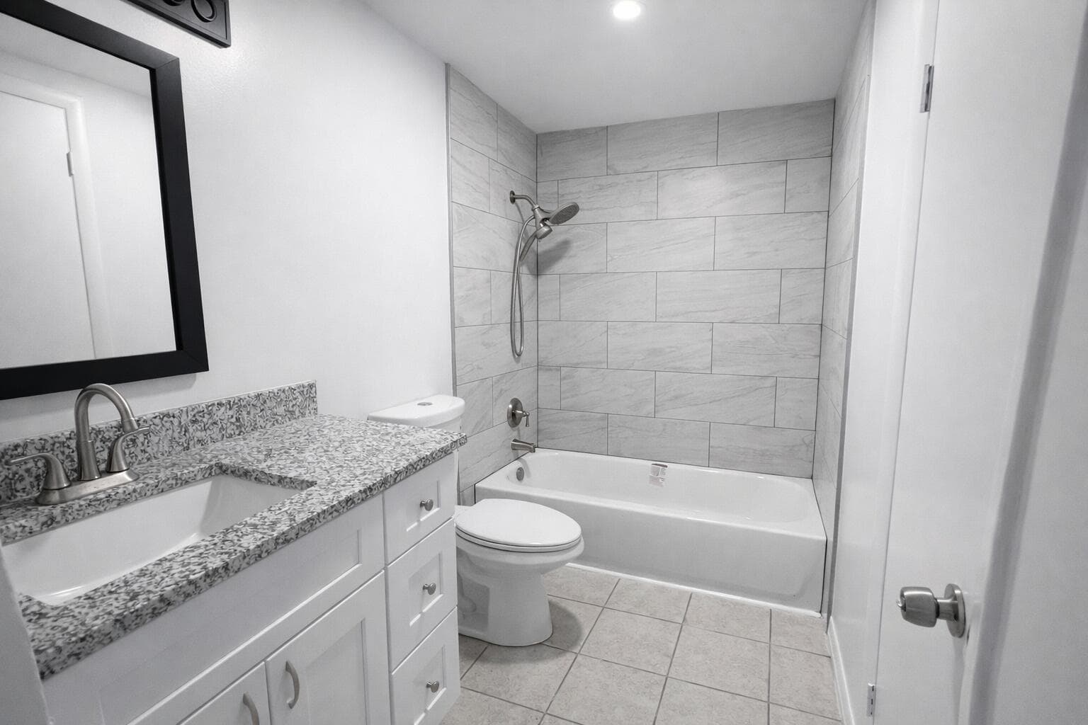 5010 Killarney Avenue B, Fort Pierce, FL 34951 — photo 4 of 8