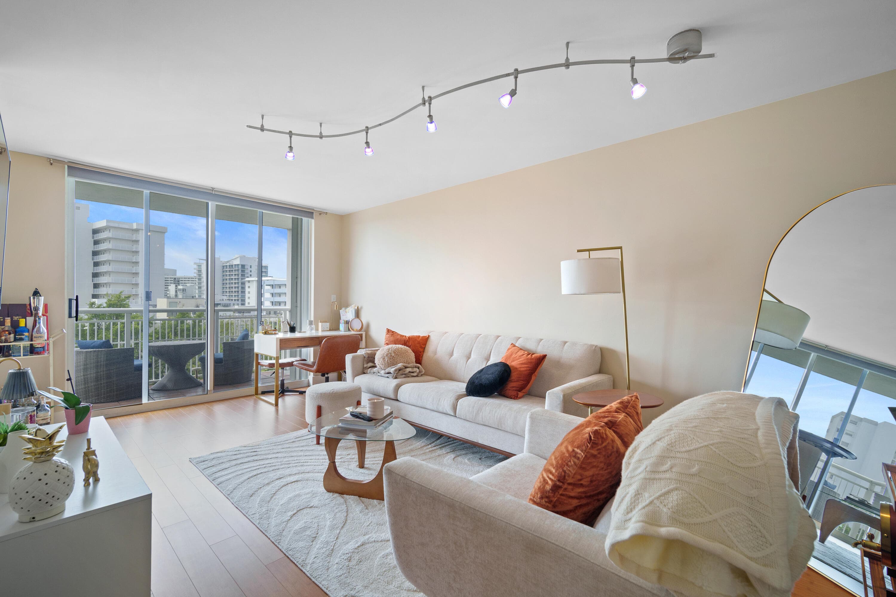 1688 West Avenue 606, Miami Beach, FL 33139 — photo 1 of 27