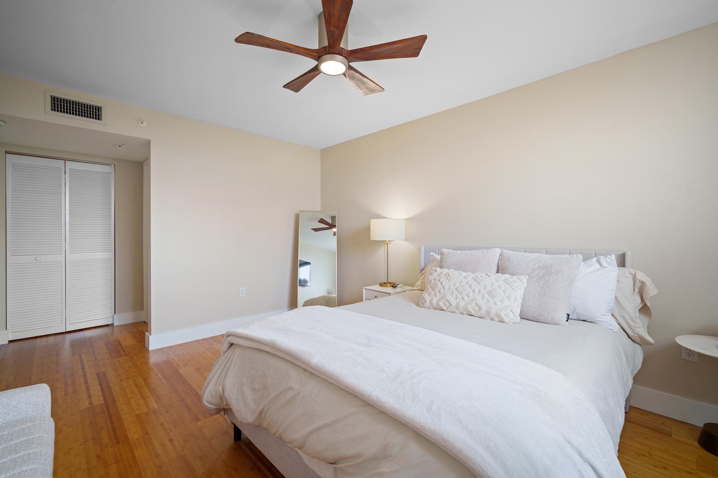 1688 West Avenue 606, Miami Beach, FL 33139 — photo 13 of 27