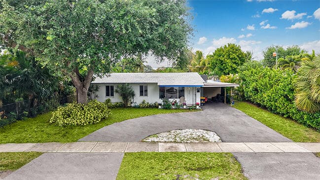 2725 NE 6th Avenue, Wilton Manors, FL 33334 — photo 1 of 43