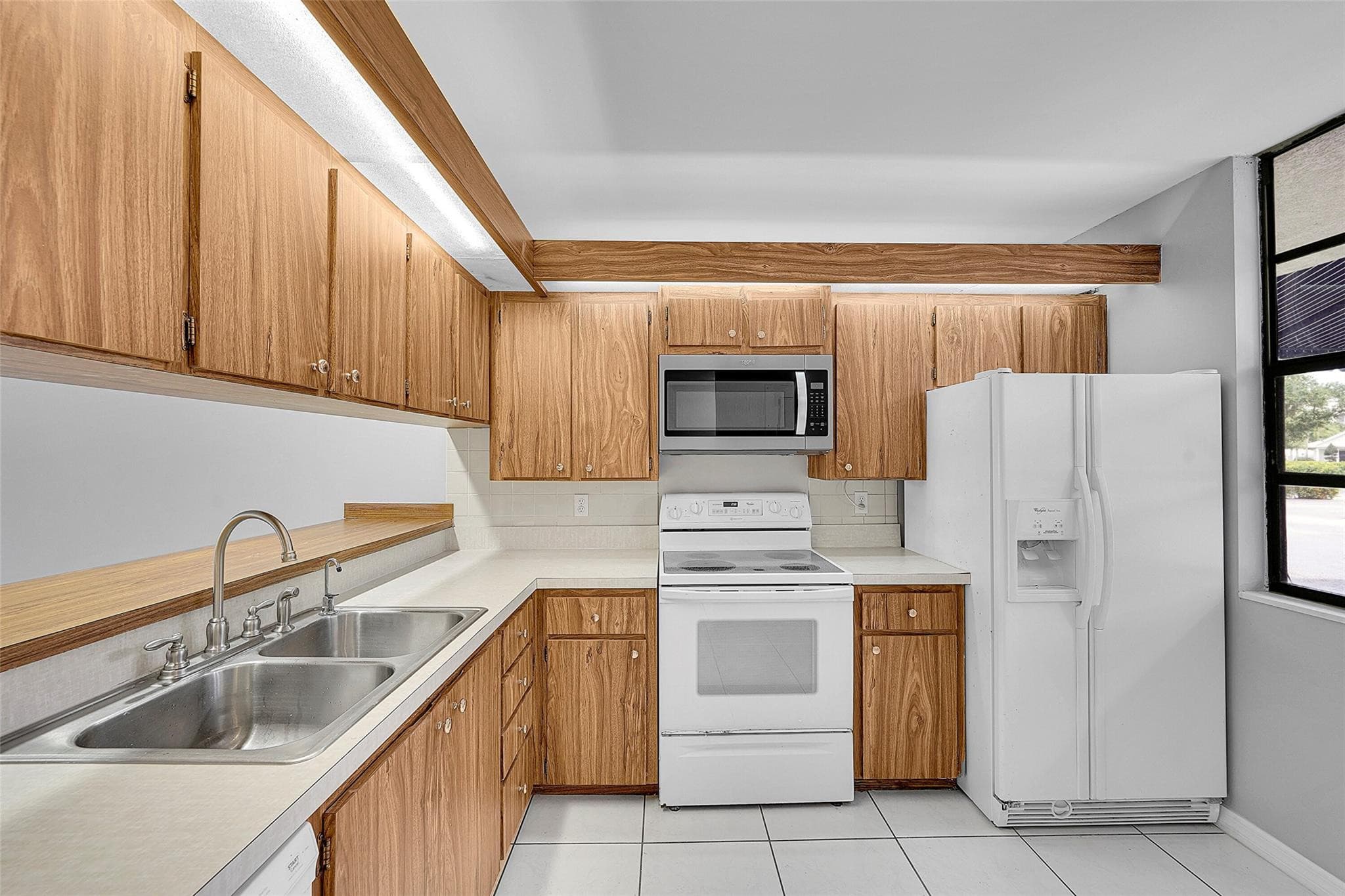 1713 Whitehall Drive 103, Davie, FL 33324 — photo 7 of 28