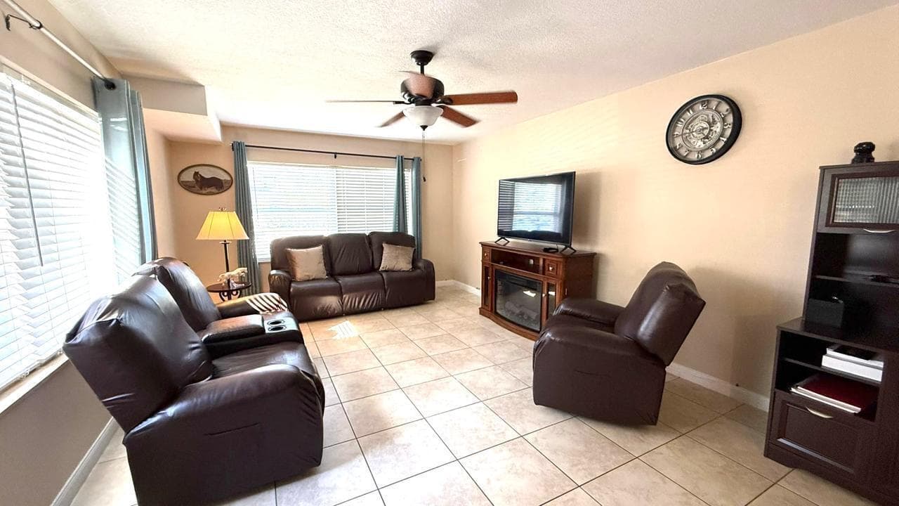 40 Essex Court C, Royal Palm Beach, FL 33411 — photo 4 of 15