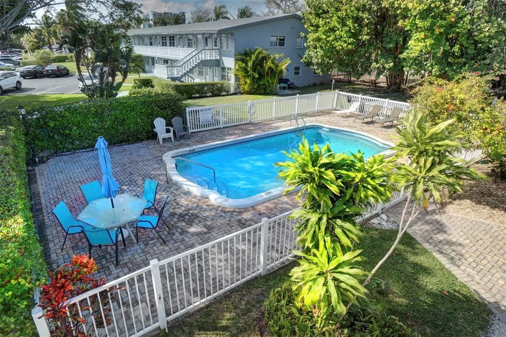751 Pine Drive 101, Pompano Beach, FL 33060 — photo 8 of 40