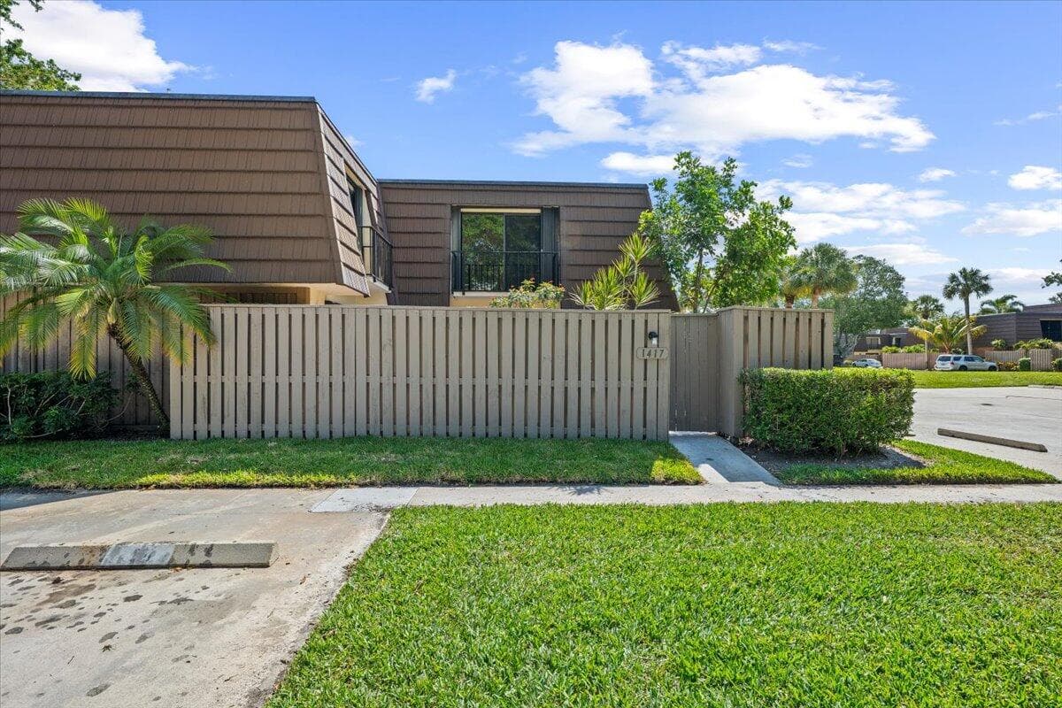 1417 14th Court, Palm Beach Gardens, FL 33410 — photo 3 of 27