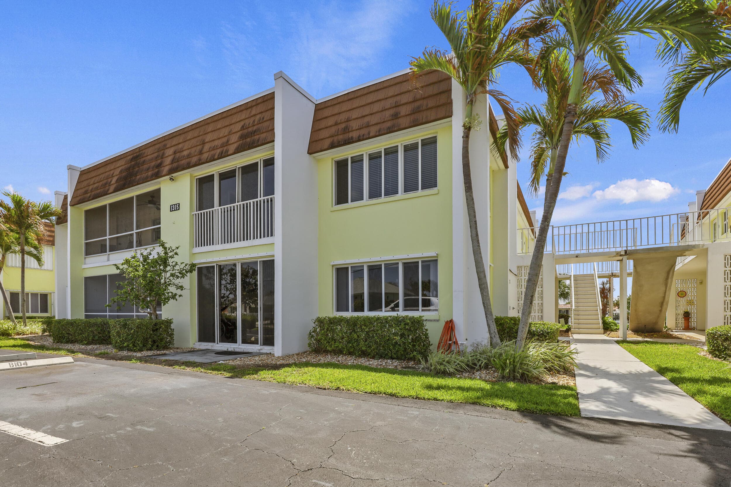 1315 Bayshore Drive 102, Fort Pierce, FL 34949 — photo 3 of 31