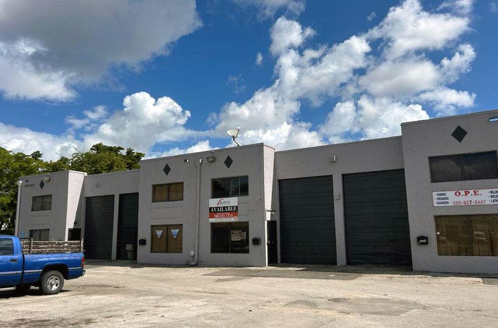 1750 W 39th Place 1005, Hialeah, FL 33012 — photo 1 of 5