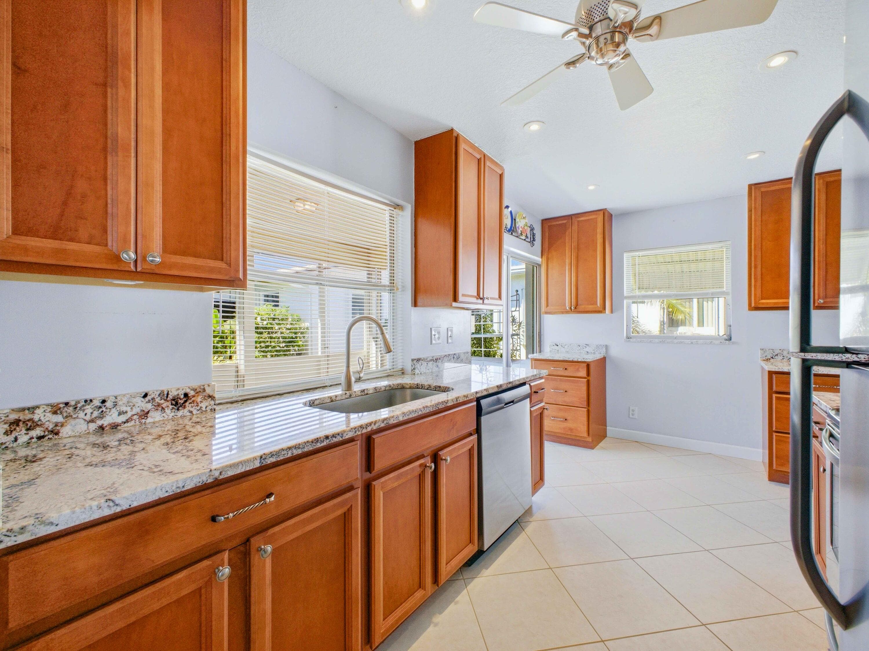 2020 SW 17th Avenue, Boynton Beach, FL 33426 — photo 10 of 36