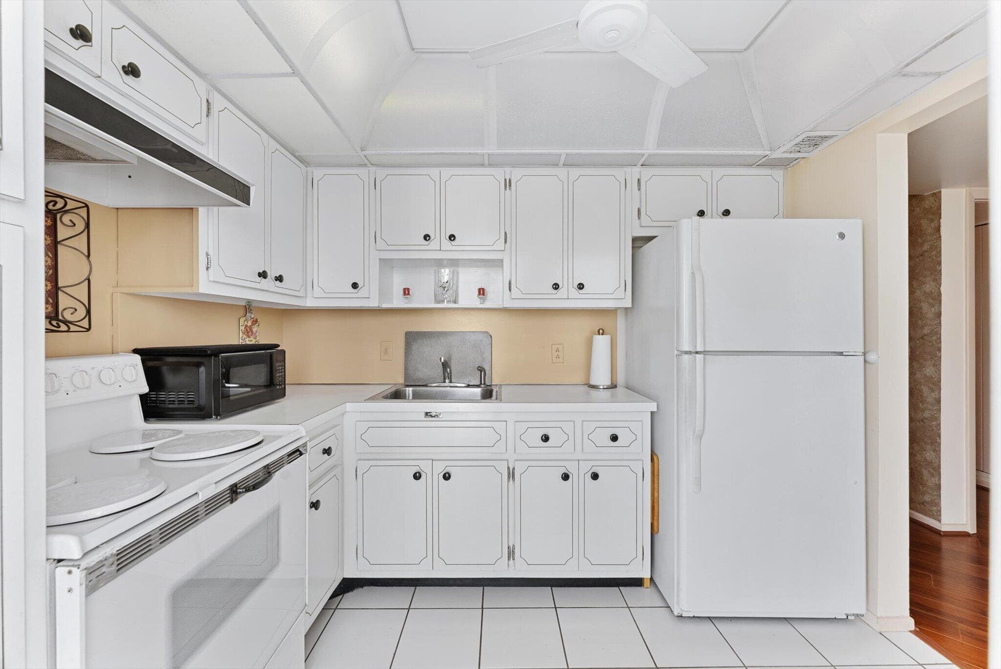 201 N Ocean Boulevard 1102, Pompano Beach, FL 33062 — photo 4 of 43