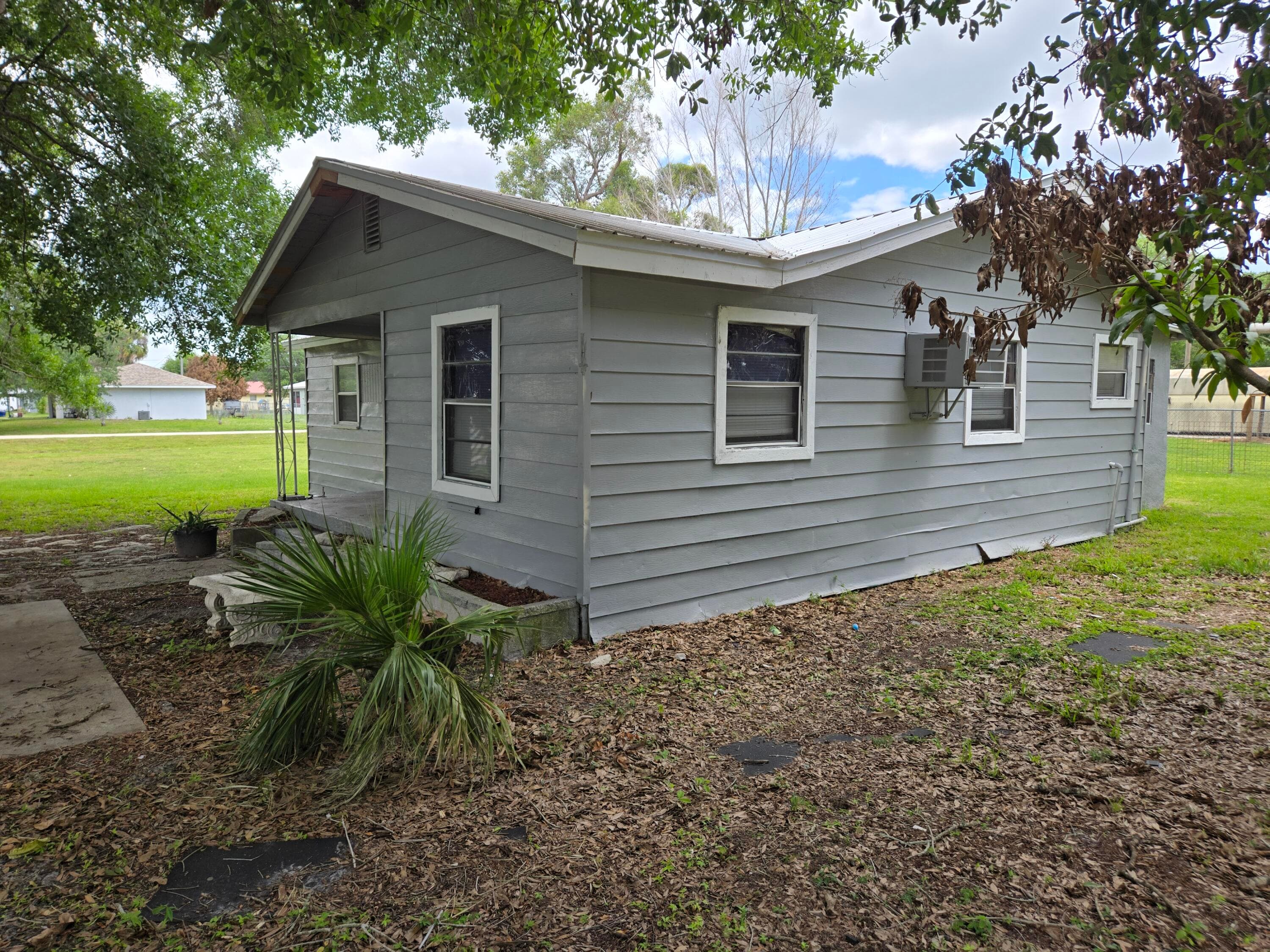 408 NW 10th Avenue, Okeechobee, FL 34974 — photo 5 of 29