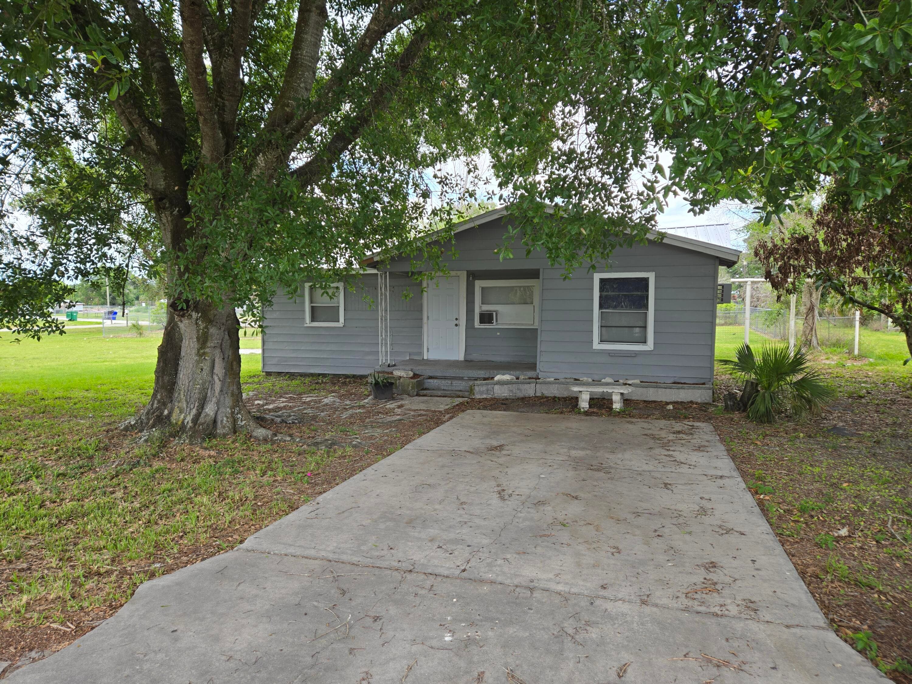 408 NW 10th Avenue, Okeechobee, FL 34974 — photo 3 of 29