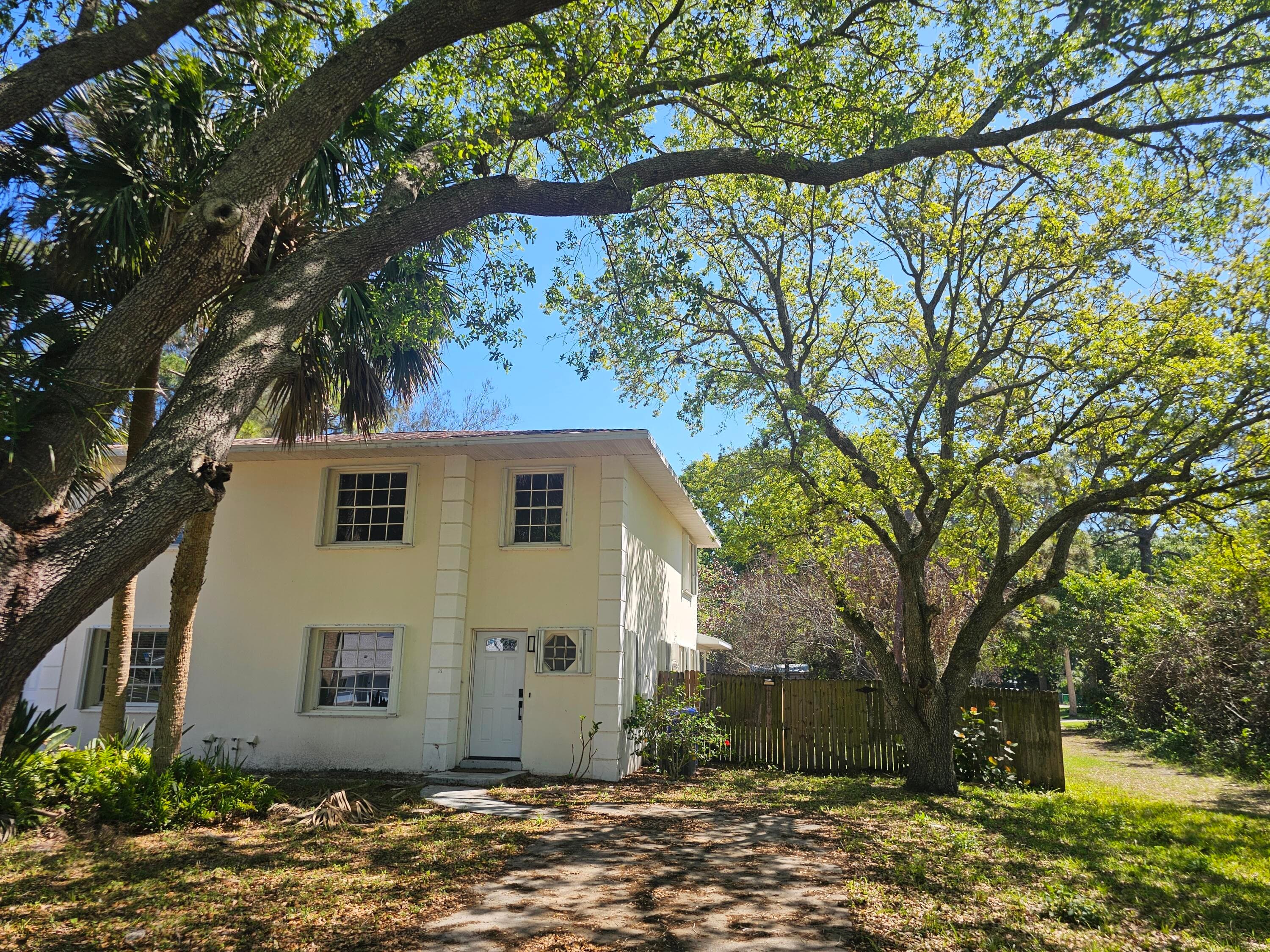 1408 36th Avenue 1408, Vero Beach, FL 32960 — photo 1 of 30