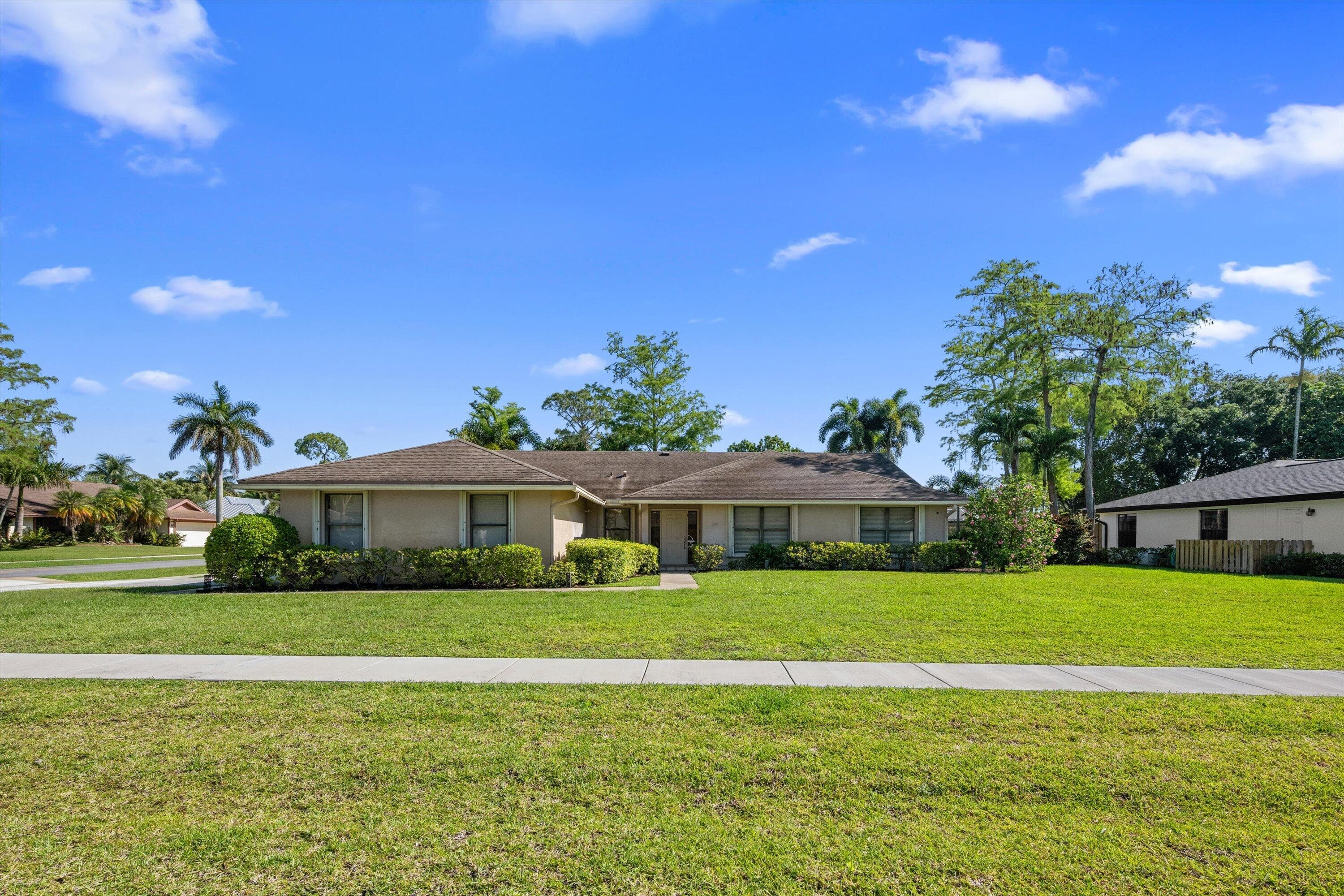 657 Juniper Place, Wellington, FL 33414 — photo