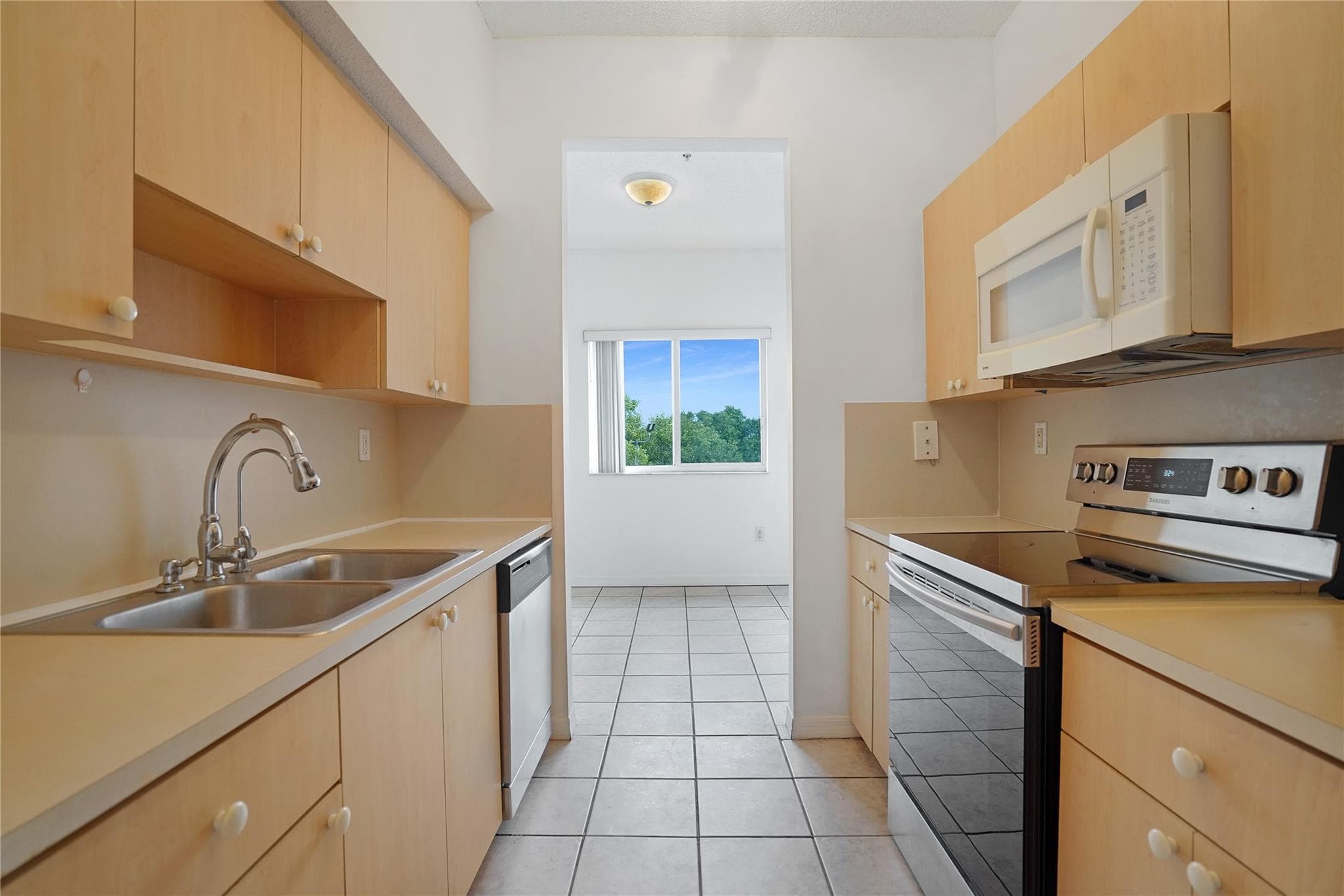 7085 Nova Drive 319, Davie, FL 33317 — photo 20 of 44