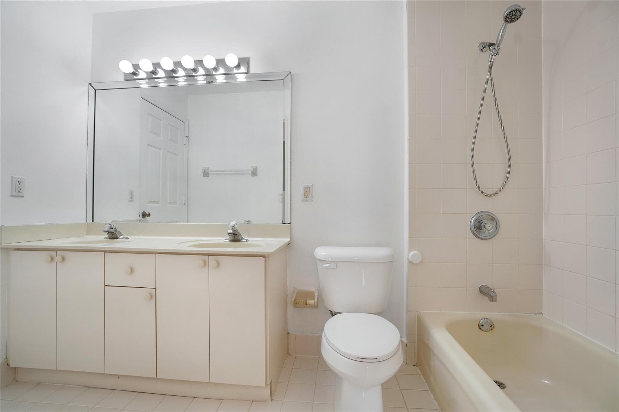 7085 Nova Drive 319, Davie, FL 33317 — photo 25 of 44