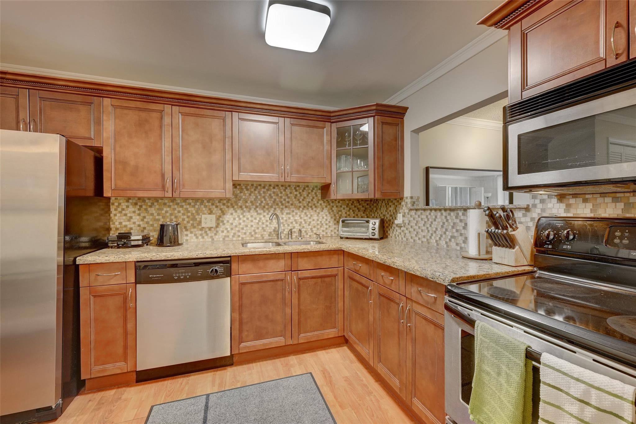 823 Cypress Boulevard 201, Pompano Beach, FL 33069 — photo 4 of 19