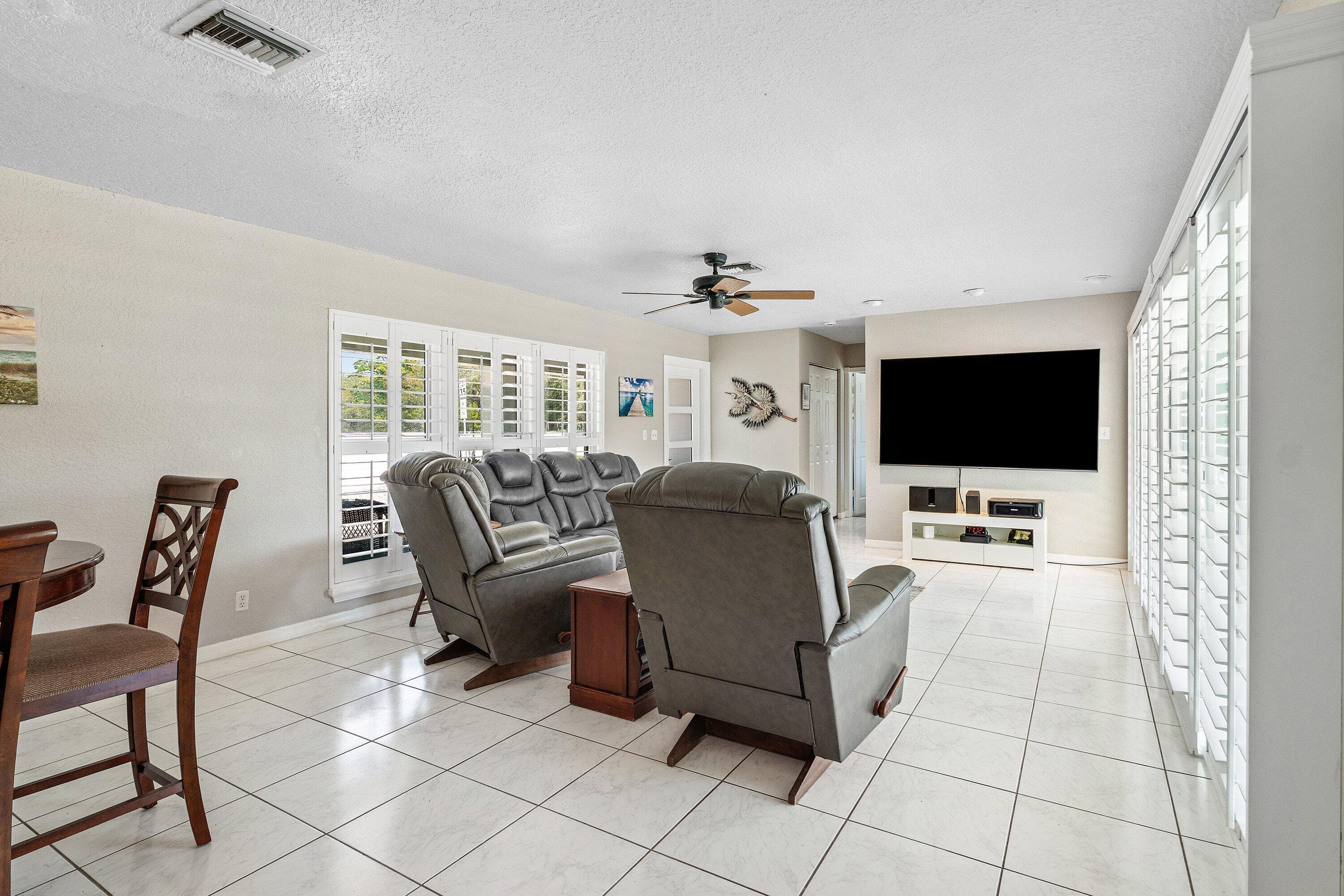 598 W Palmetto Park Road, Boca Raton, FL 33432 — photo 10 of 46