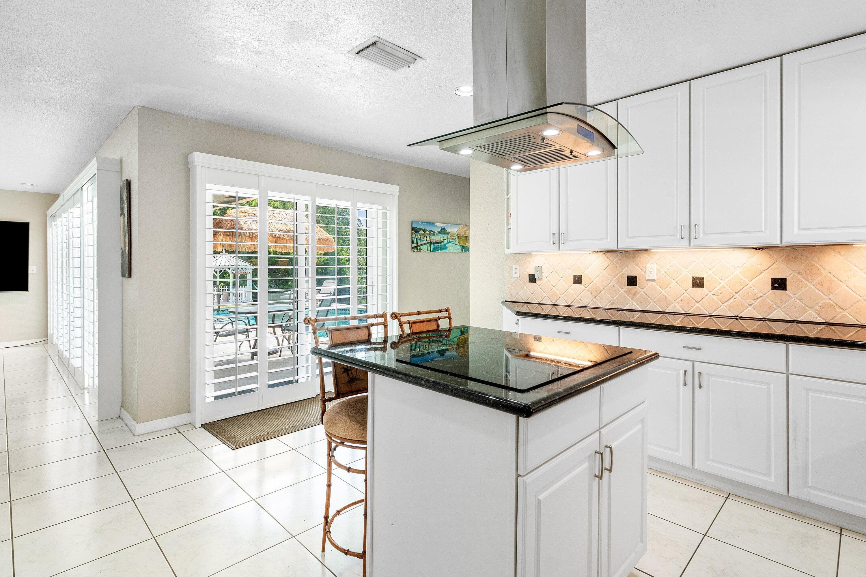 598 W Palmetto Park Road, Boca Raton, FL 33432 — photo 13 of 46
