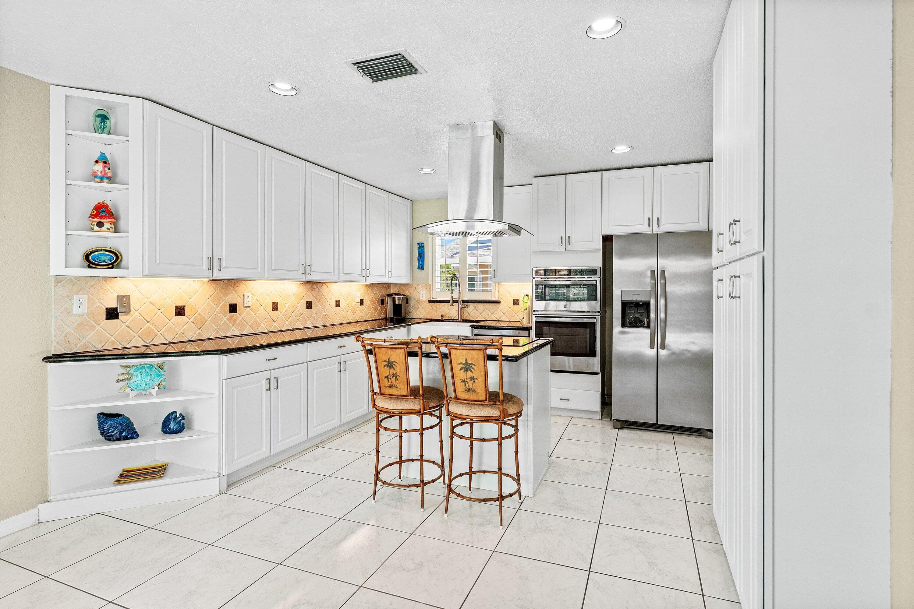 598 W Palmetto Park Road, Boca Raton, FL 33432 — photo 12 of 46