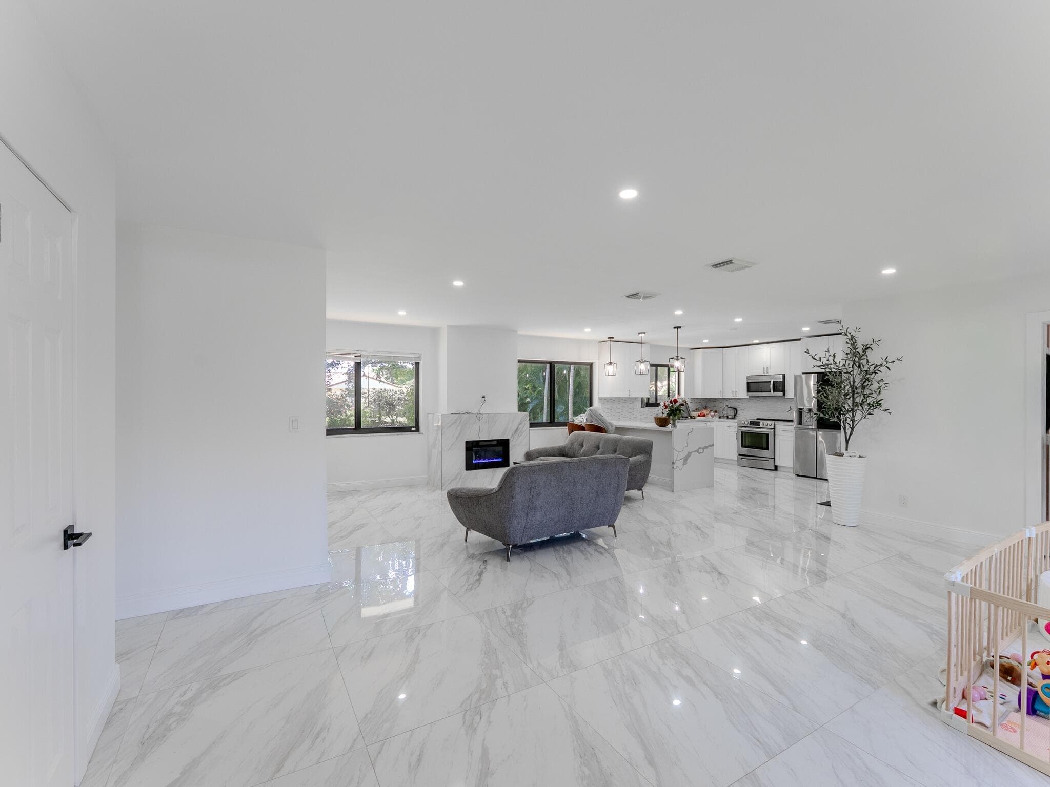 4190 SW 4th Street, Plantation, FL 33317 — photo 10 of 33