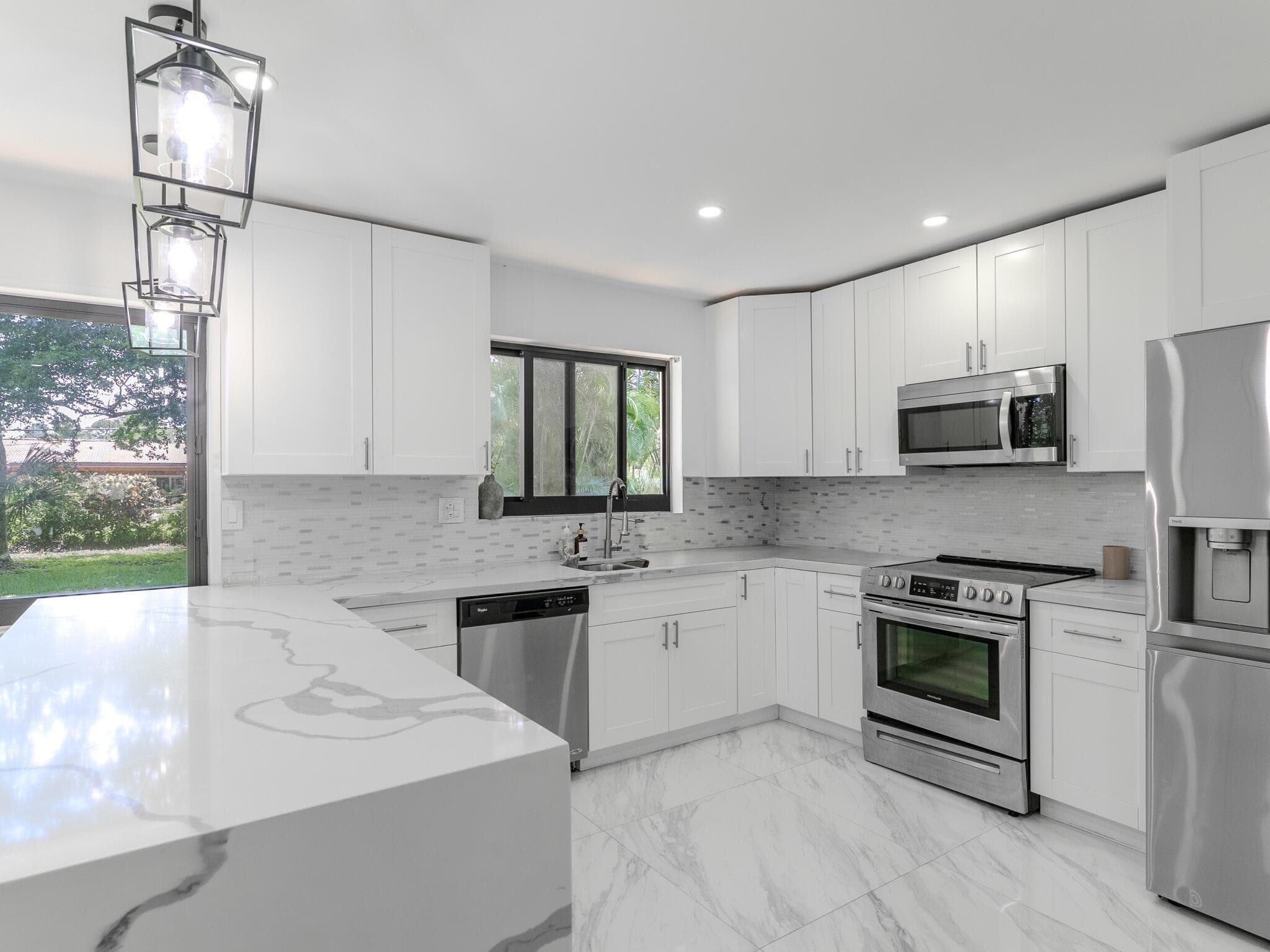 4190 SW 4th Street, Plantation, FL 33317 — photo 7 of 33