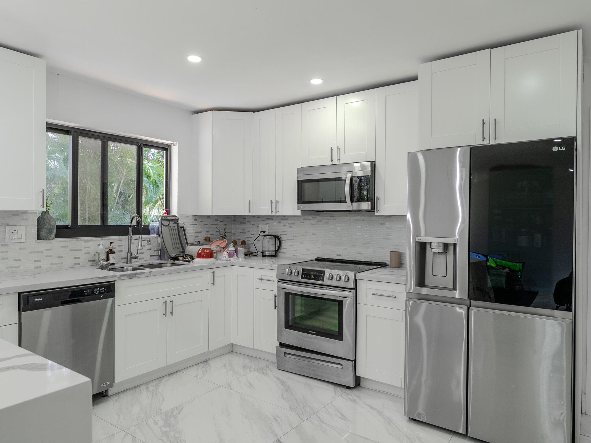 4190 SW 4th Street, Plantation, FL 33317 — photo 8 of 33