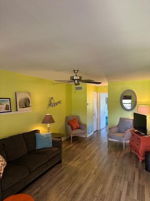 16 Vista Palm Lane 205, Vero Beach, FL 32962 — photo 1 of 10