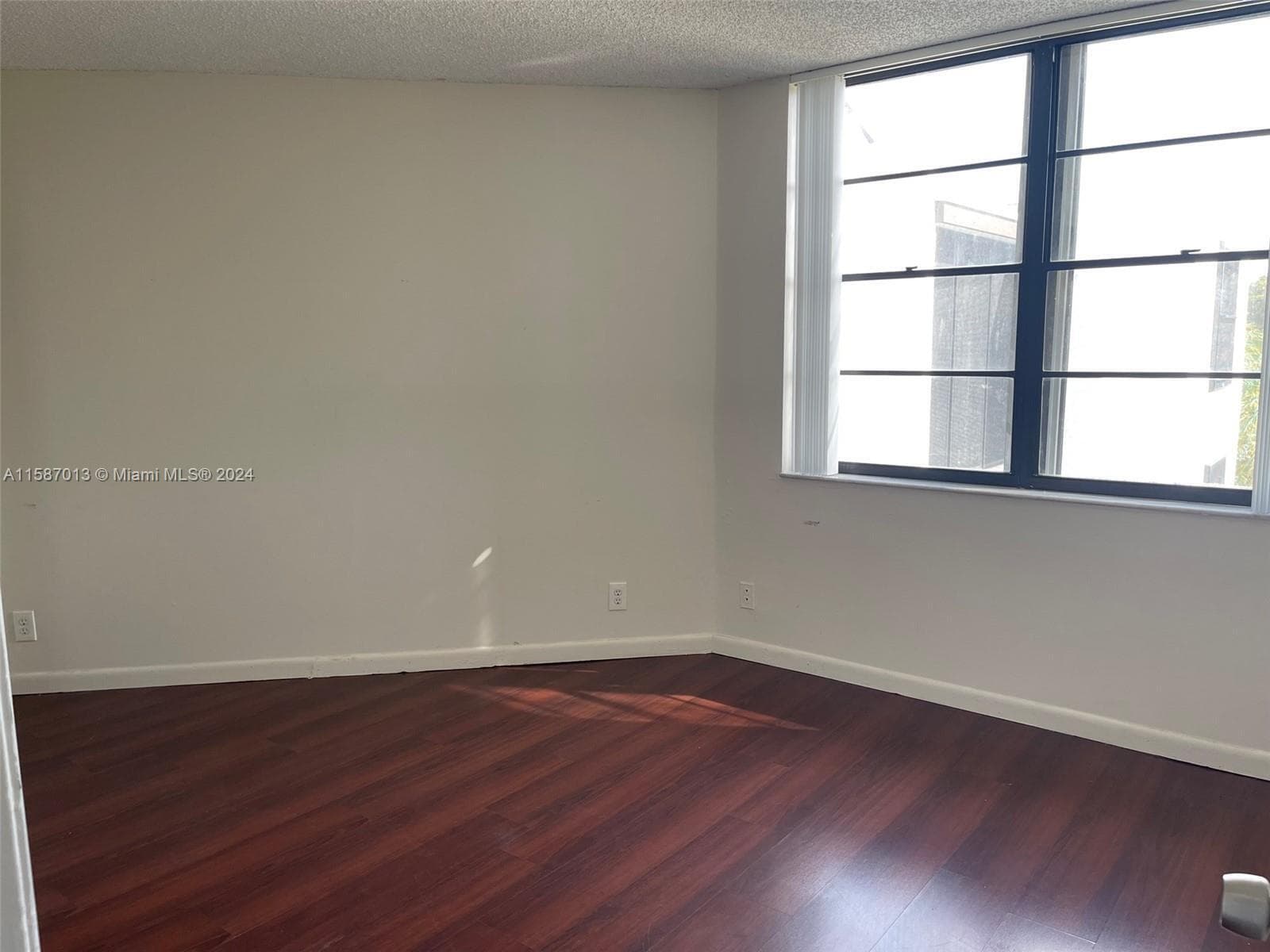 212 Lake Pointe Drive 313, Oakland Park, FL 33309 — photo 9 of 11
