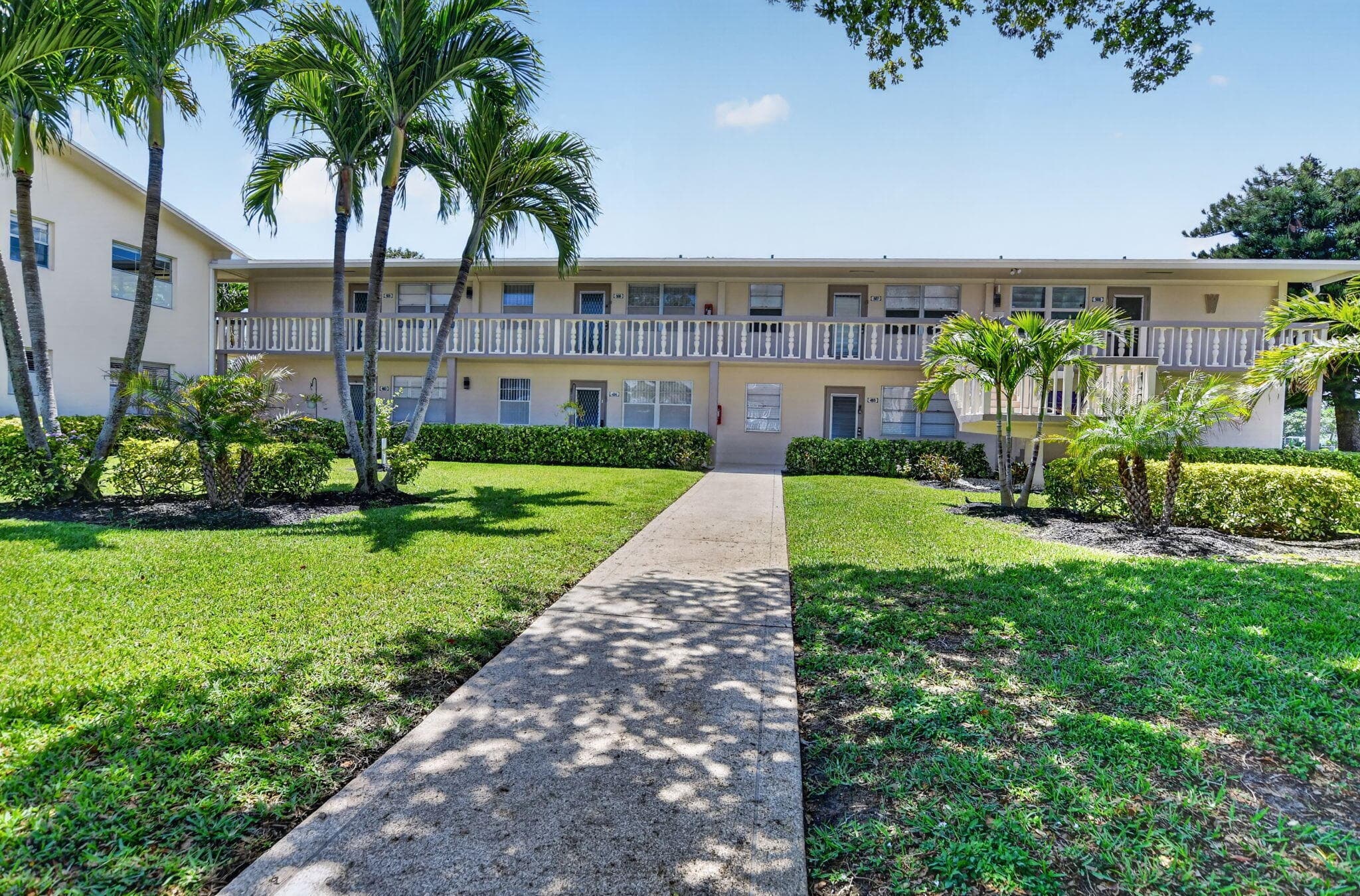 492 W Tilford W, Deerfield Beach, FL 33442 — photo 28 of 97