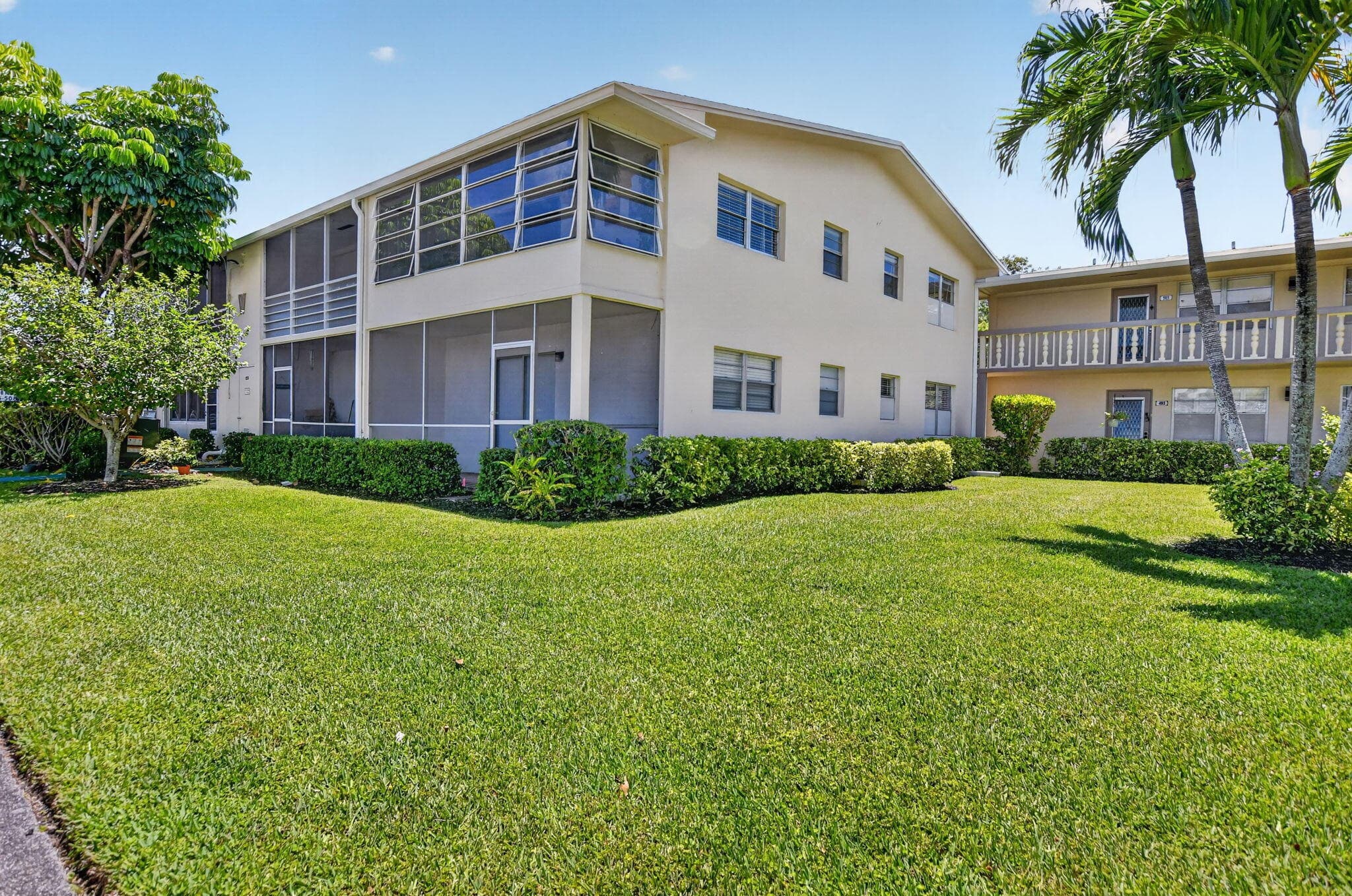 492 W Tilford W, Deerfield Beach, FL 33442 — photo 24 of 97