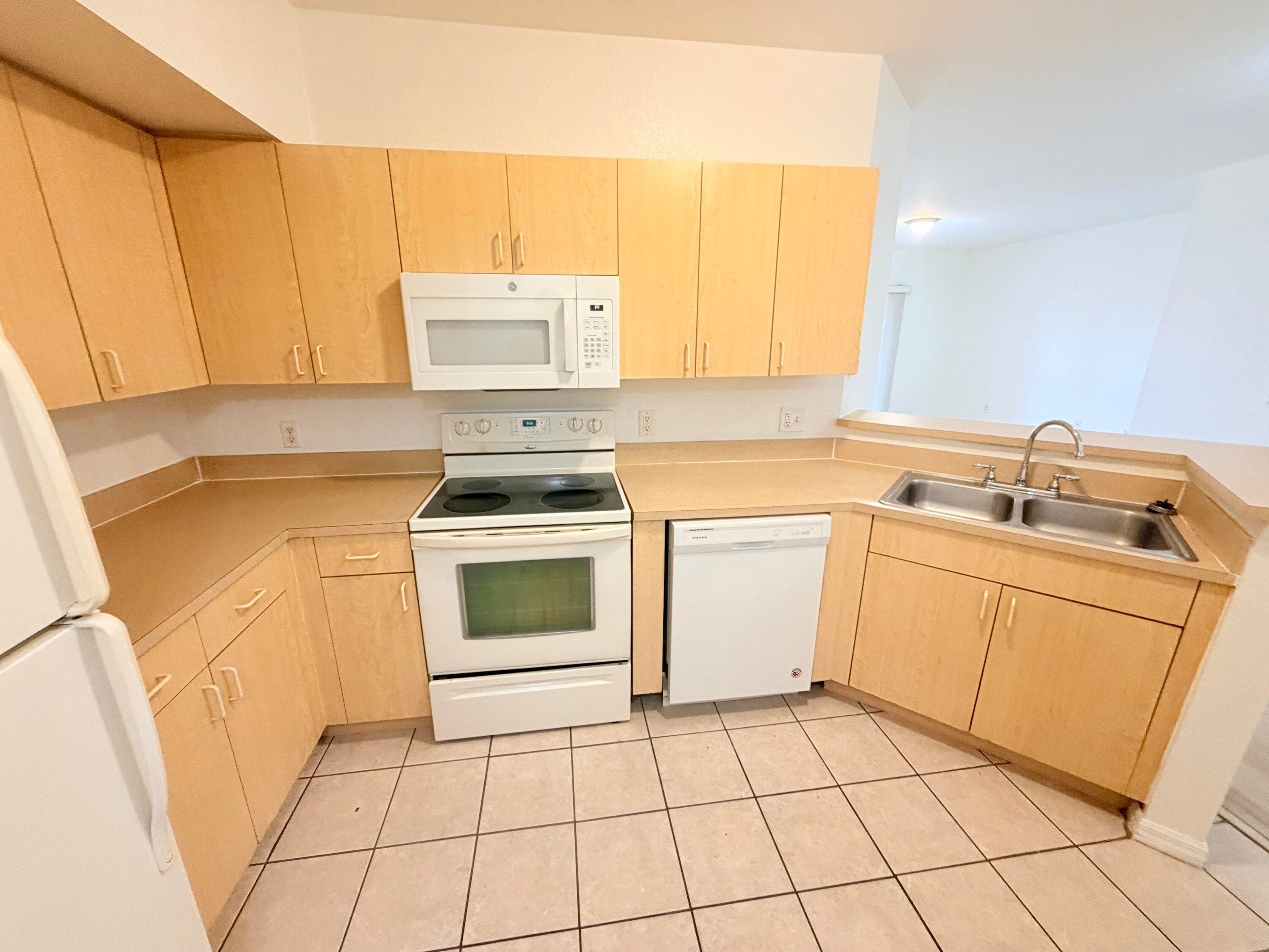 1302 Belmont Lane 1302, North Lauderdale, FL 33068 — photo 5 of 16