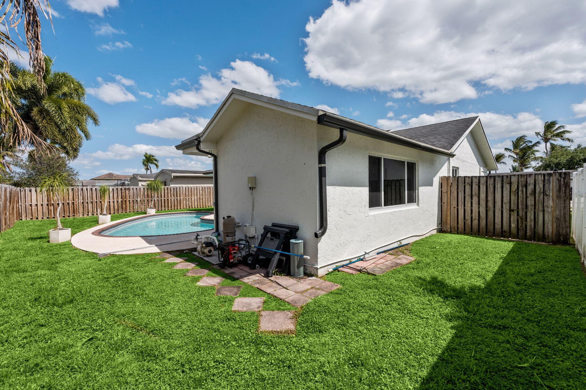 11831 NW 38th Place, Sunrise, FL 33323 — photo 7 of 35