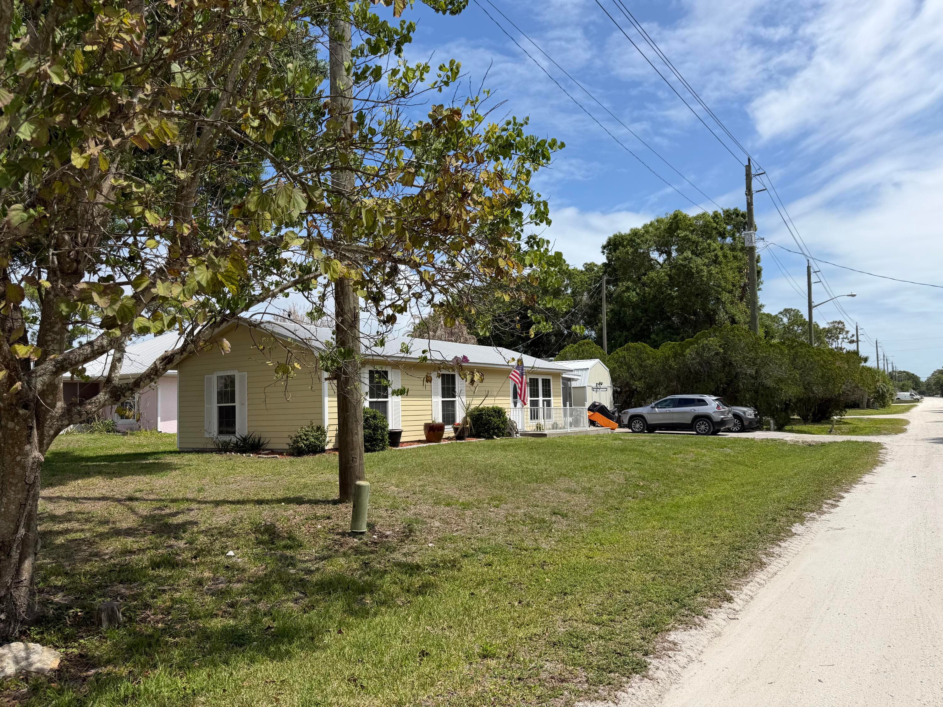 2326 SW 15th St Street SW, Vero Beach, FL 32962 — photo 2 of 28