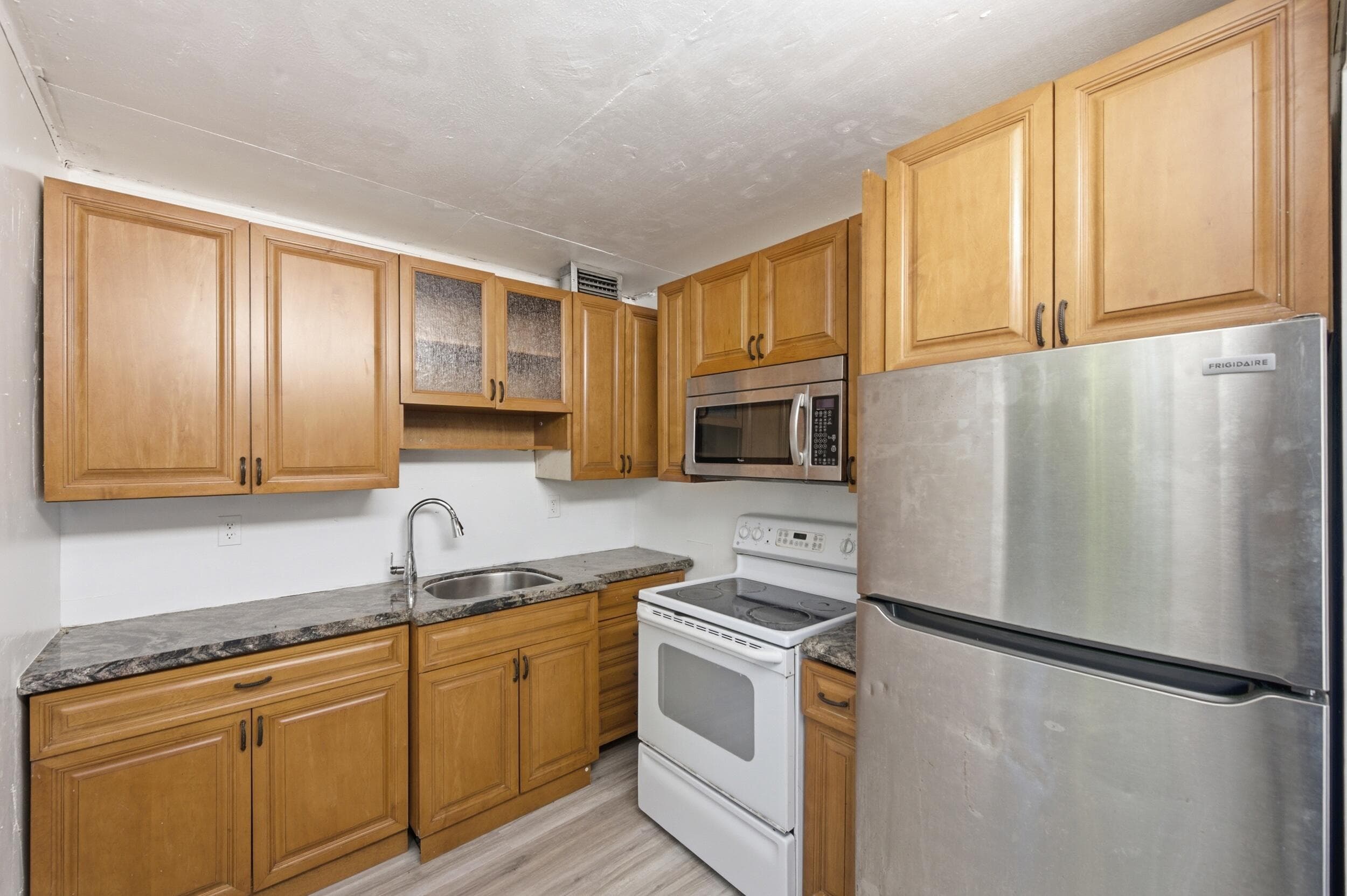 452 Normandy J, Delray Beach, FL 33484 — photo 2 of 38