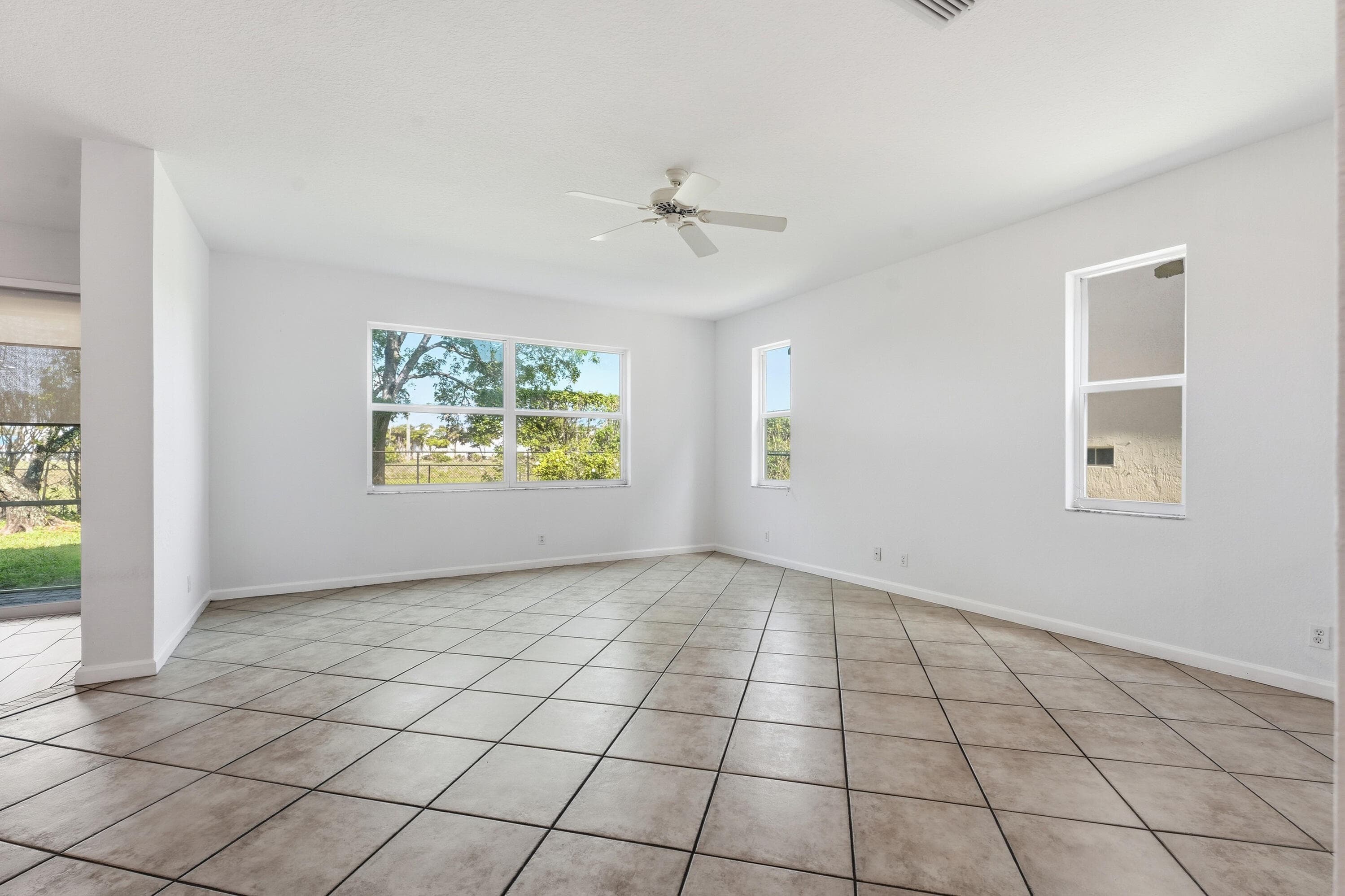 1275 Rosegate Boulevard, Riviera Beach, FL 33404 — photo 6 of 45
