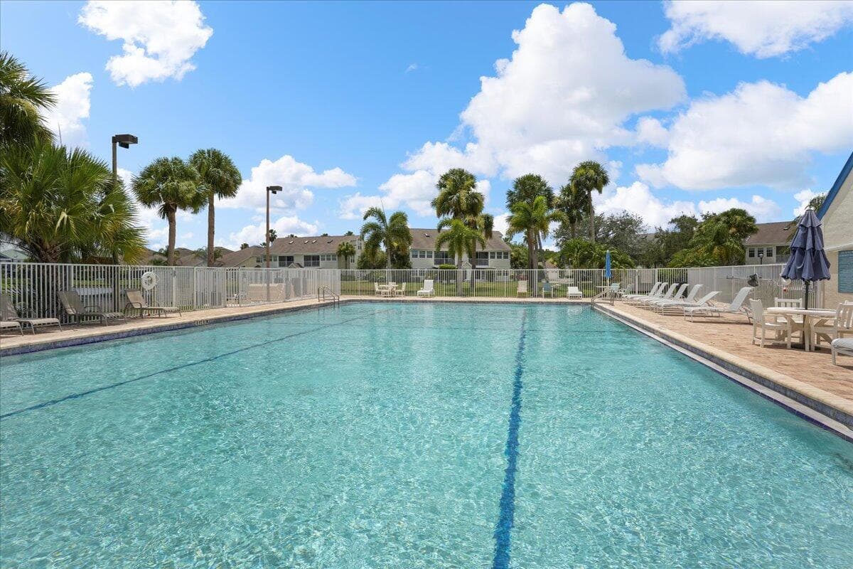 1827 Aynsley Way 4, Vero Beach, FL 32966 — photo 30 of 41