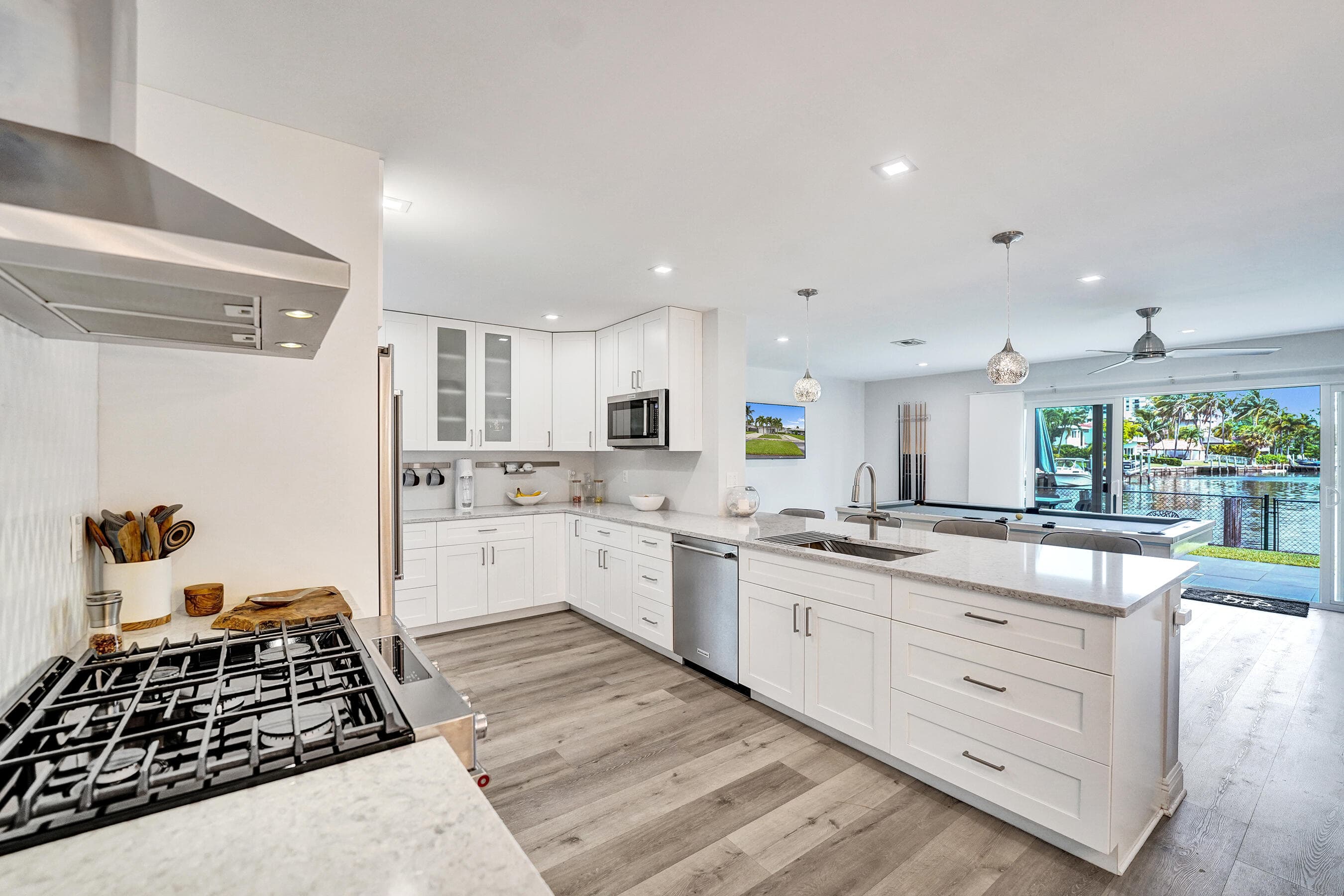 381 SE 3rd Street, Pompano Beach, FL 33060 — photo 8 of 41